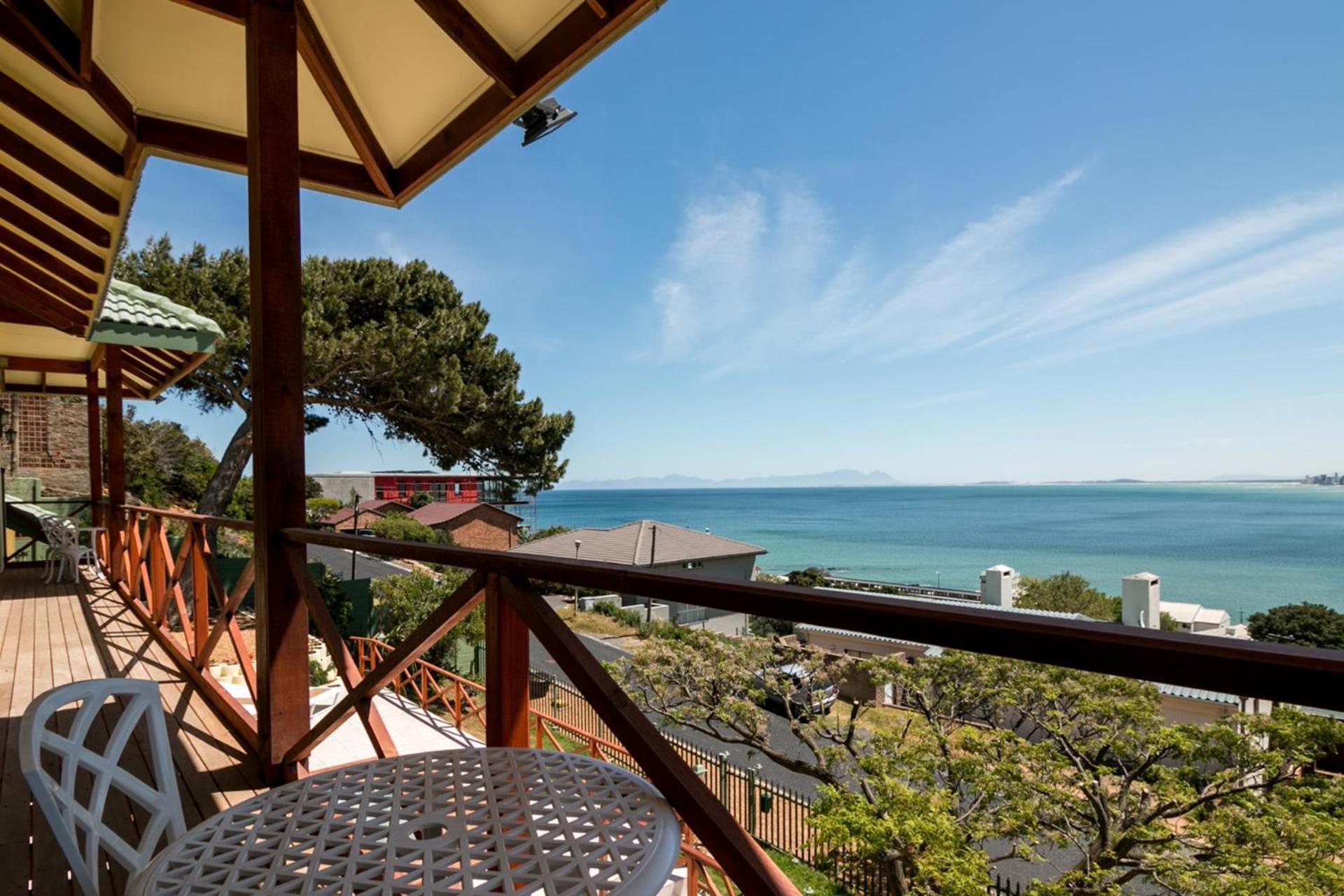 Le Gaulois Luxury Apartments, Sleeps 2, Sea Views *