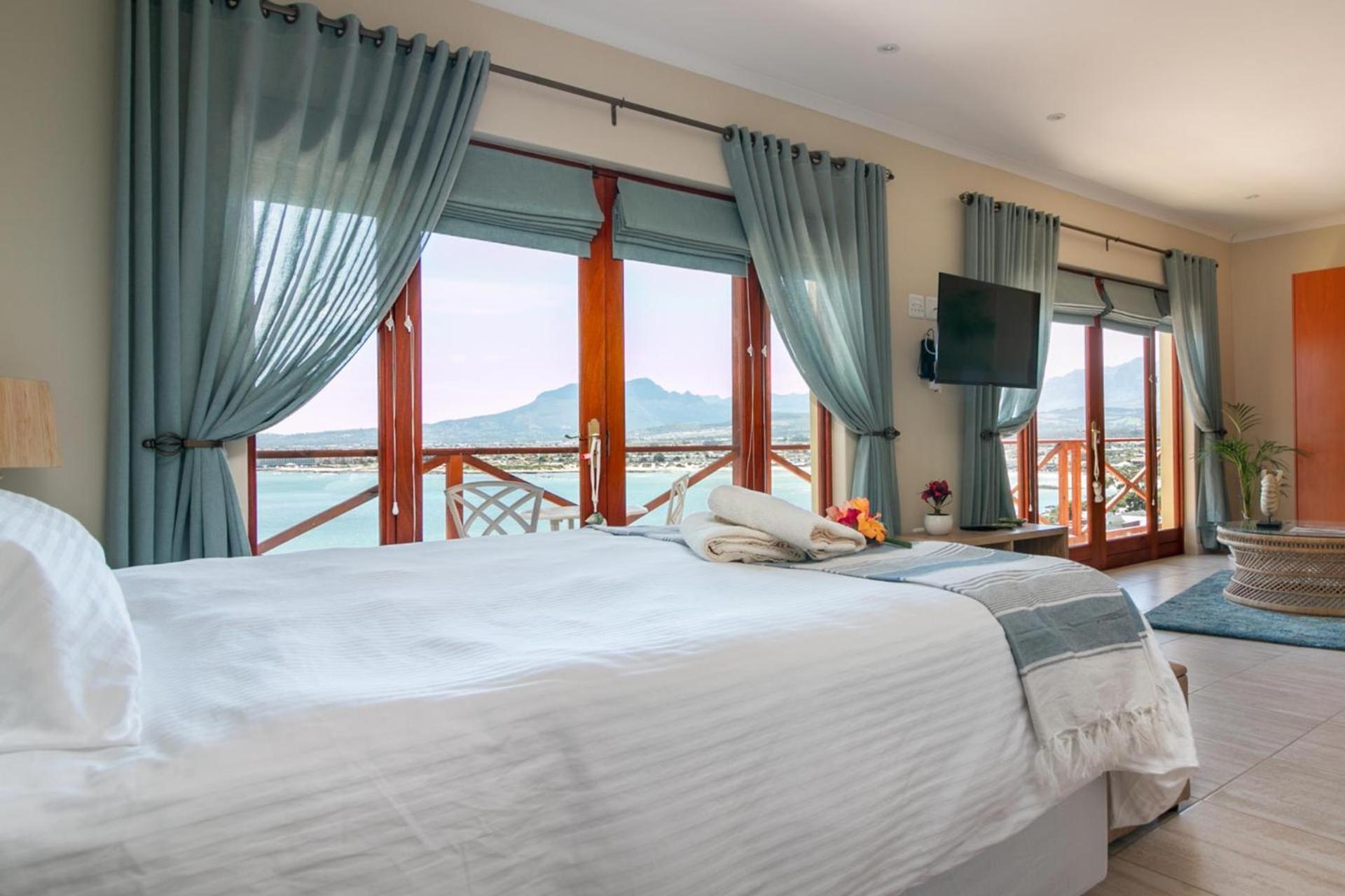 Le Gaulois Luxury Apartments, Sleeps 2, Sea Views Apartamento *