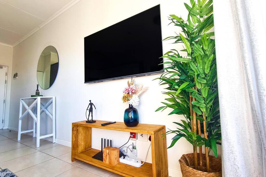 1d - Serene Retreat Of Parklands * Cape Town