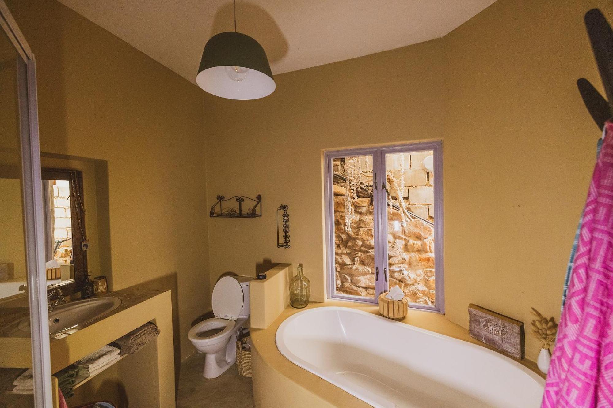 Cardamom Cottage, Sleeps 3 And 1 Min Walk To Holiday home