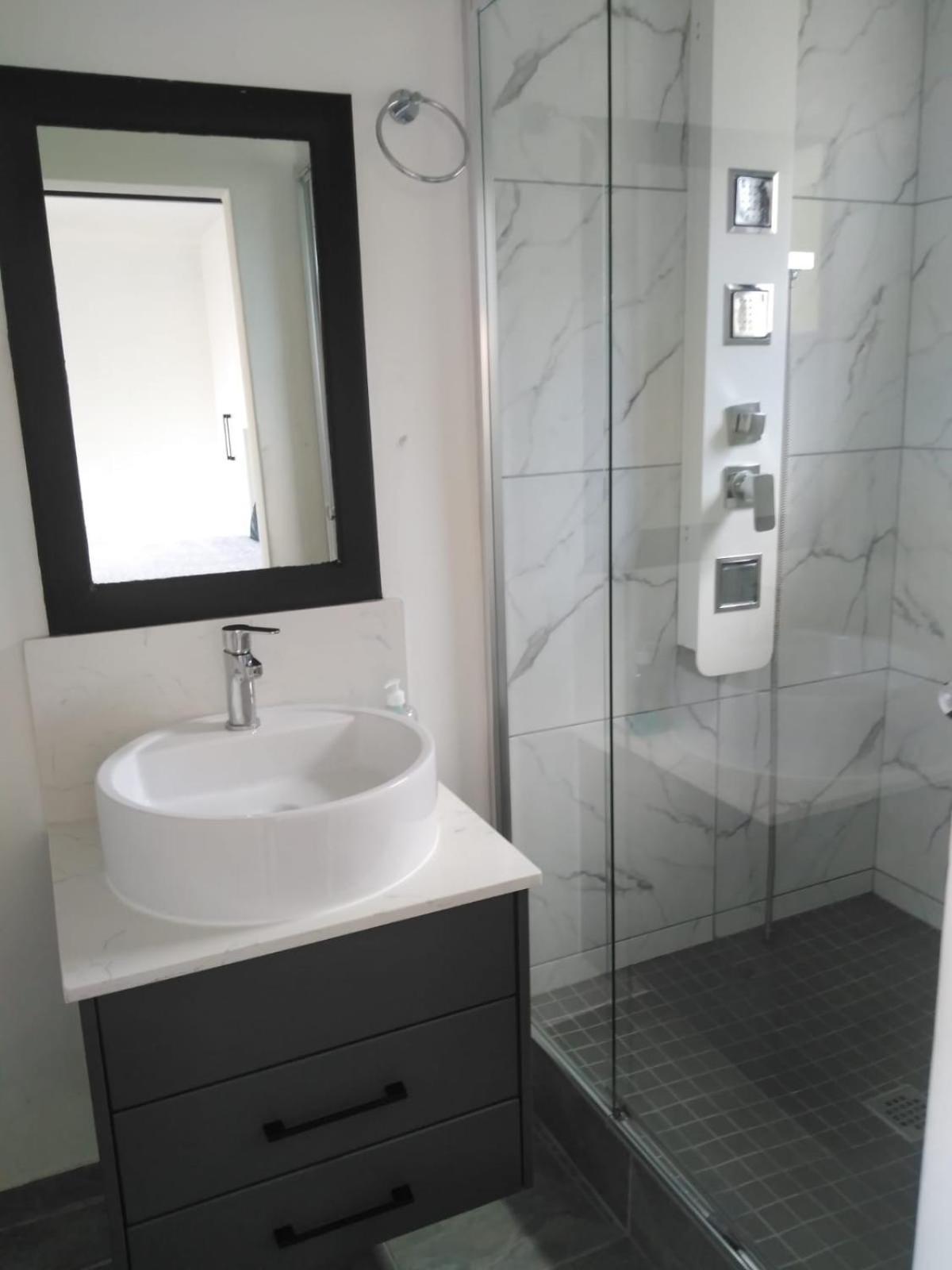 Apartment In Glencairn Cape Town