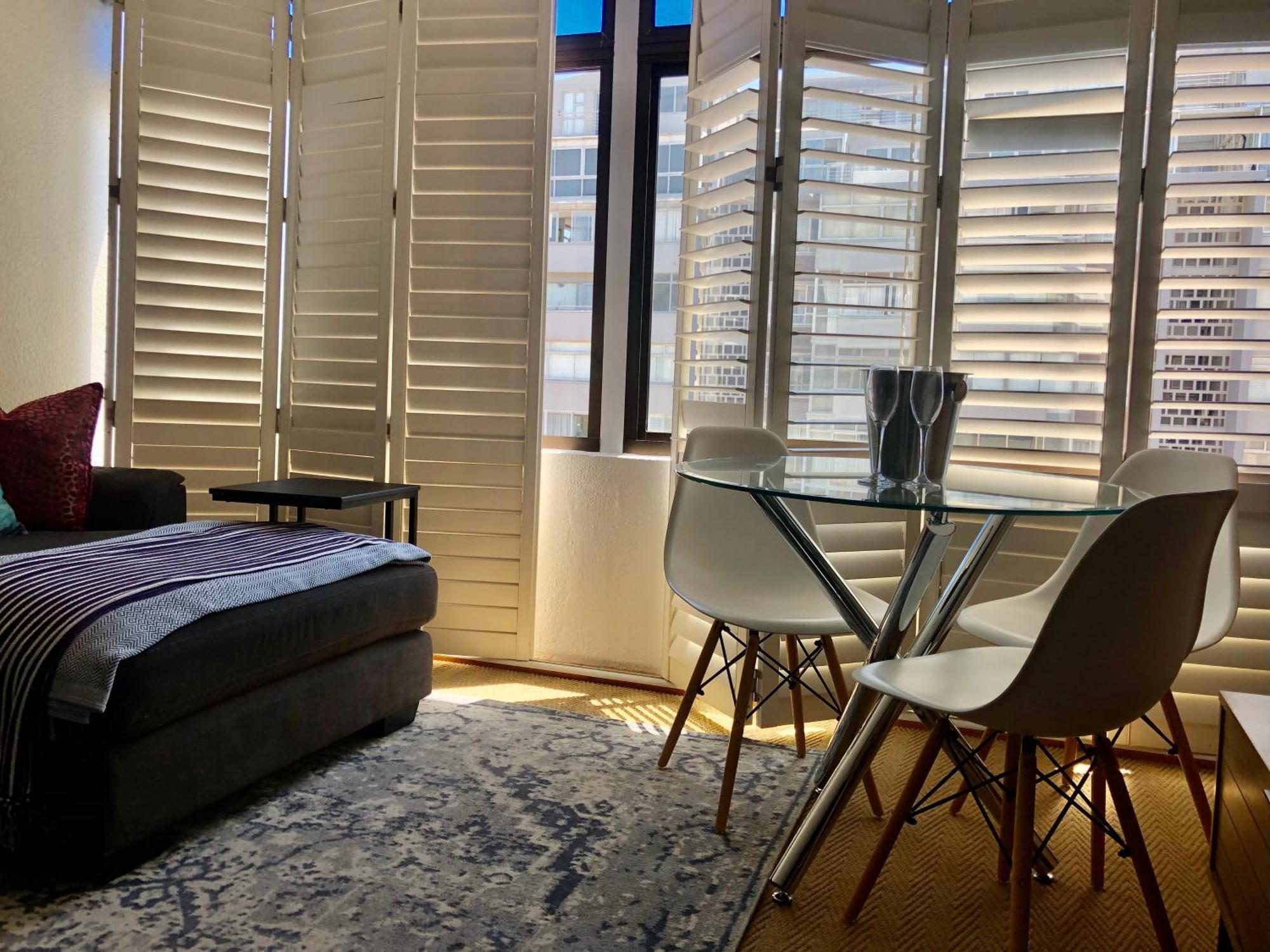 Blue In Mouille Point Apartment