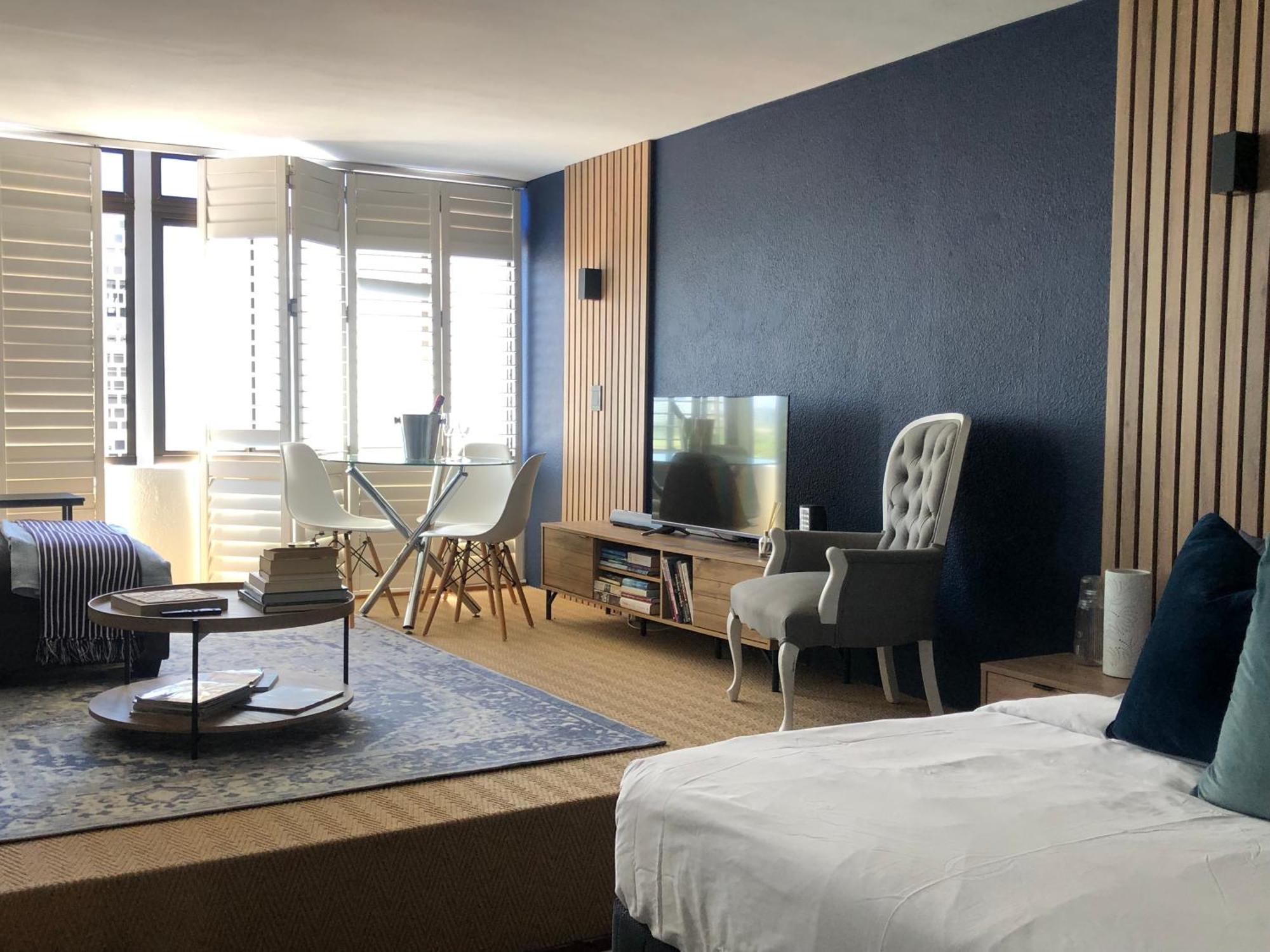 Blue In Mouille Point Apartment *