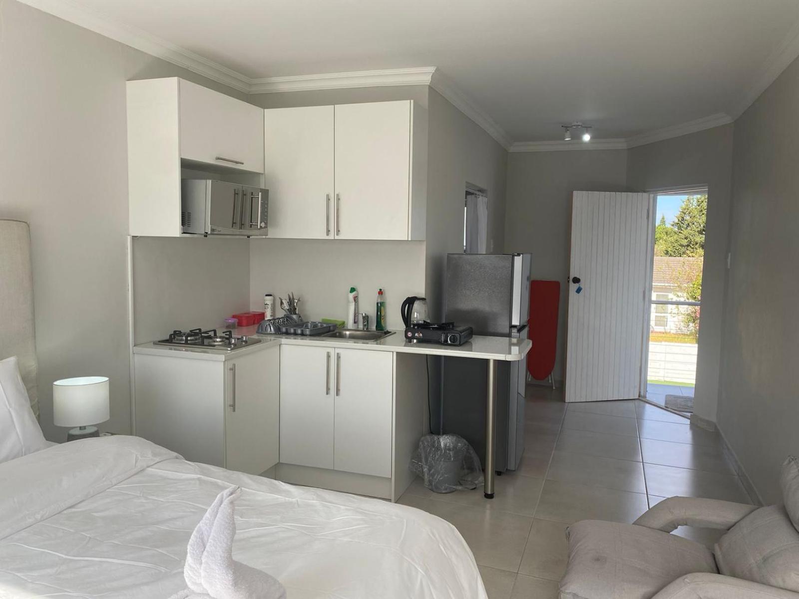 5 Antip Apartment *
