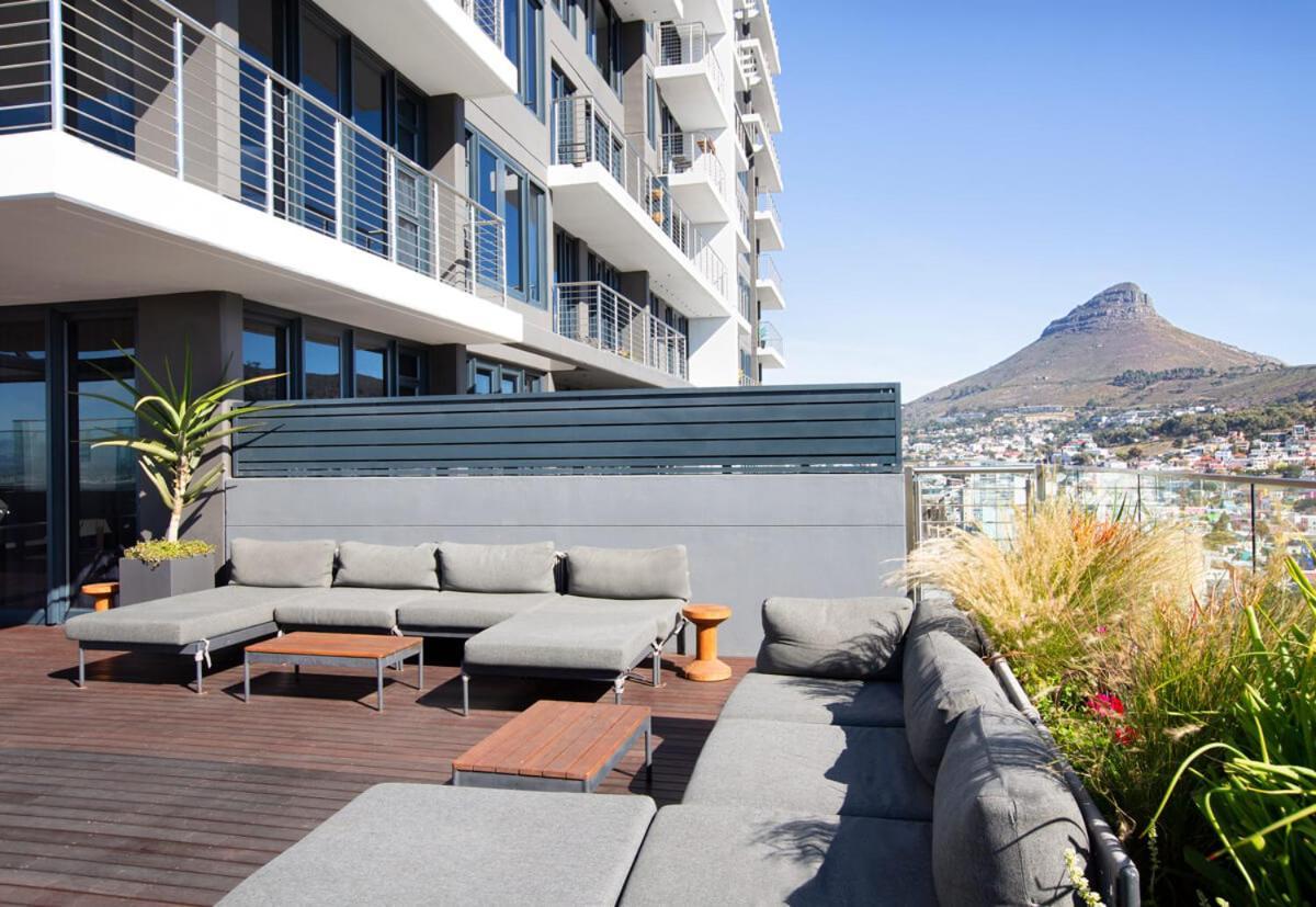Apartment Stunning 22nd Floor With Rooftop Pool & Sea View 16onbree *