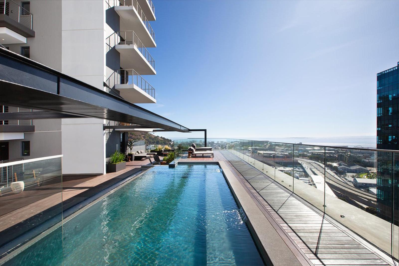 Apartment Stunning 22nd Floor With Rooftop Pool & Sea View 16onbree Cape Town