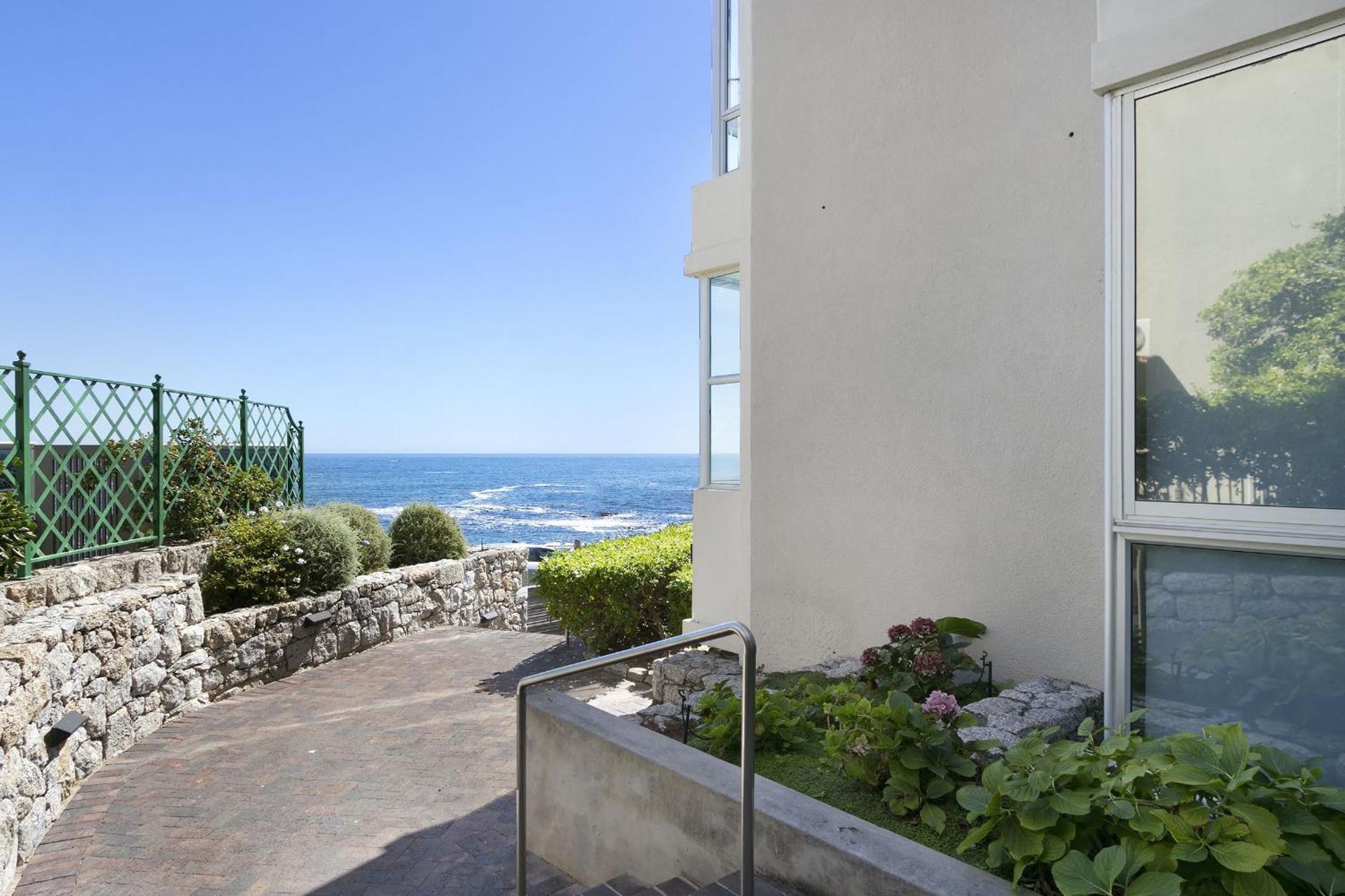 Seacliffe 502 By Hostagents Cidade Do Cabo