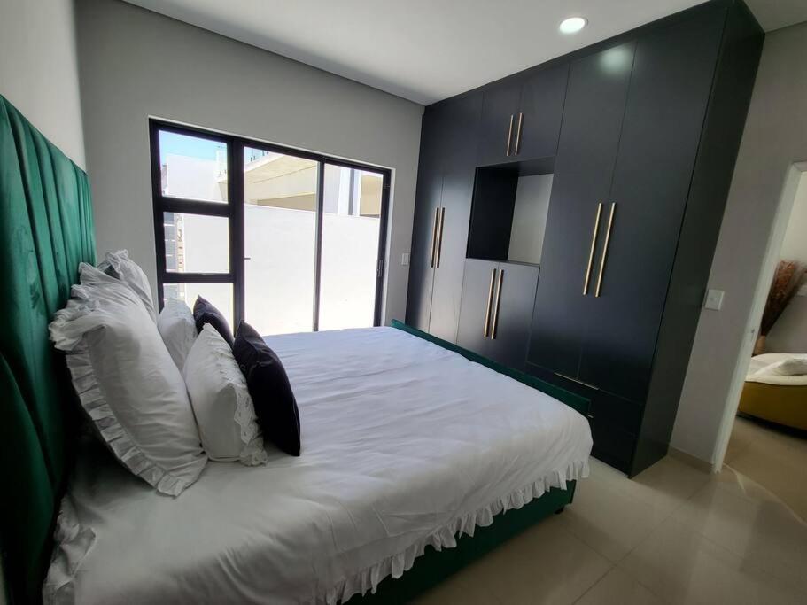 Sleep Well Ekhaya In Sandown Security Enclave, Blouberg Apartment