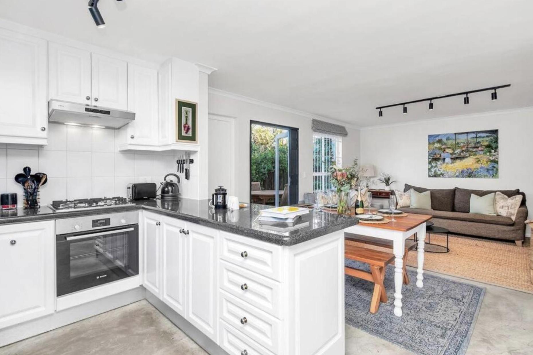 Cosy In Claremont Holiday home *