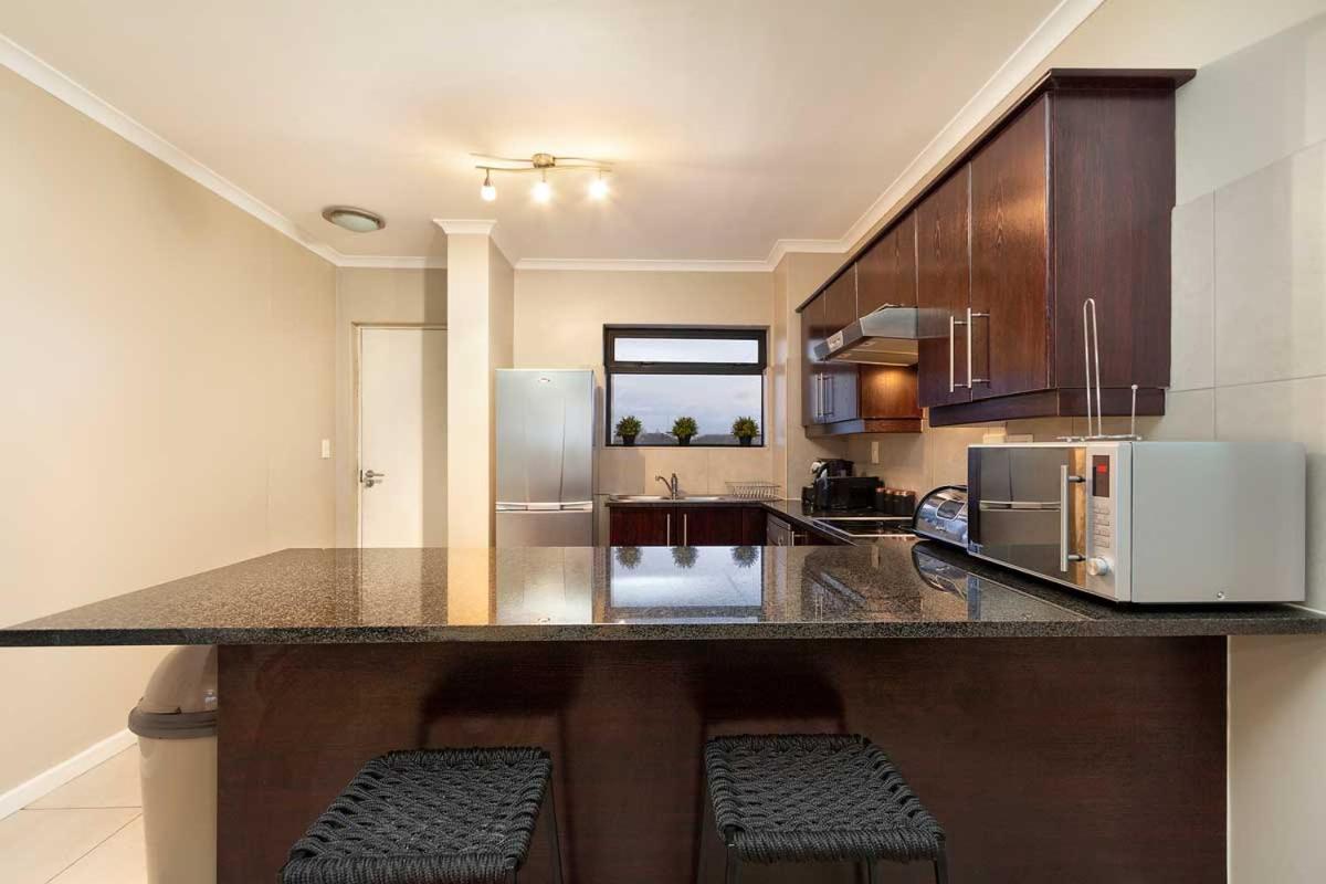 Apartment Waterstone East By Hostagents