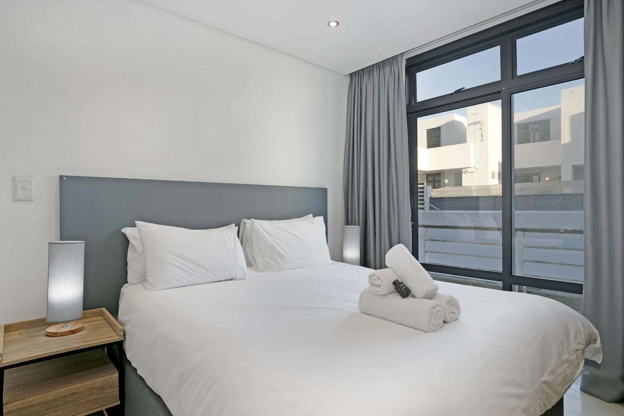 Eden On The Bay 117 By Hostagents * Cape Town