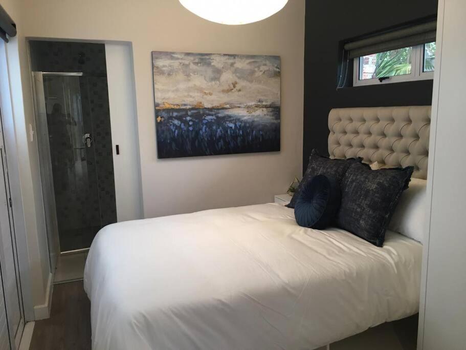 Apartment Lovely In Pinelands, *