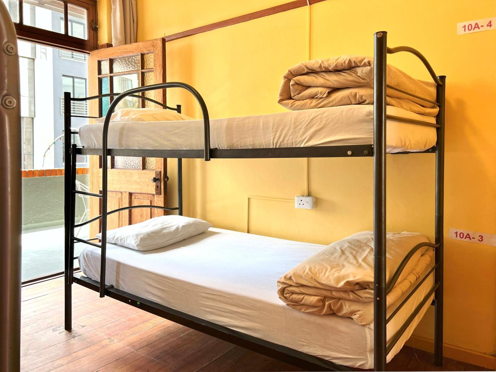 Long Street Backpackers (adults Only) *