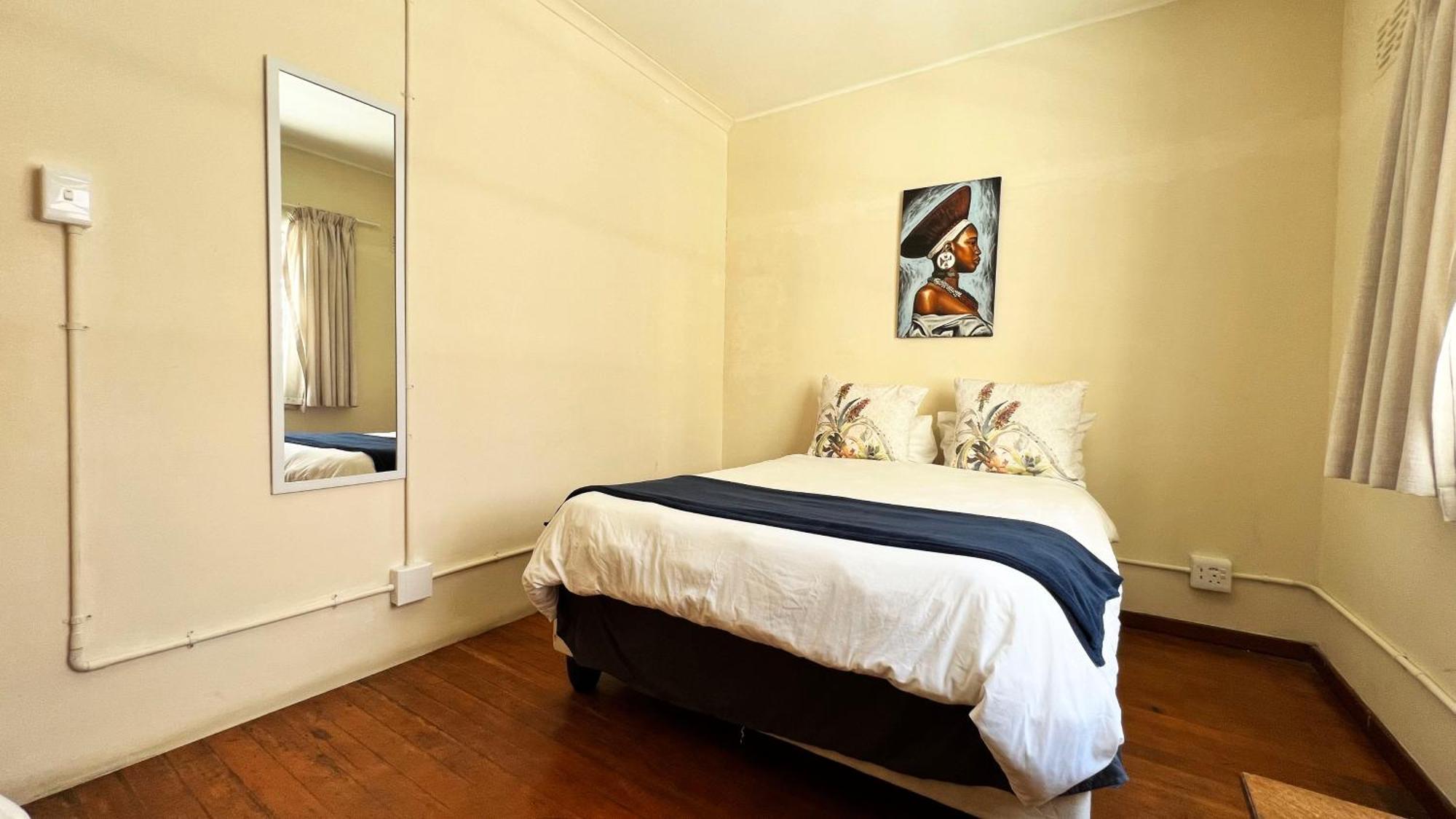 Long Street Backpackers (adults Only) *