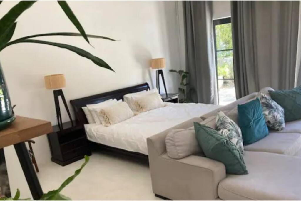 Morningside Full Solar, Pizza Oven And Pool Holiday home