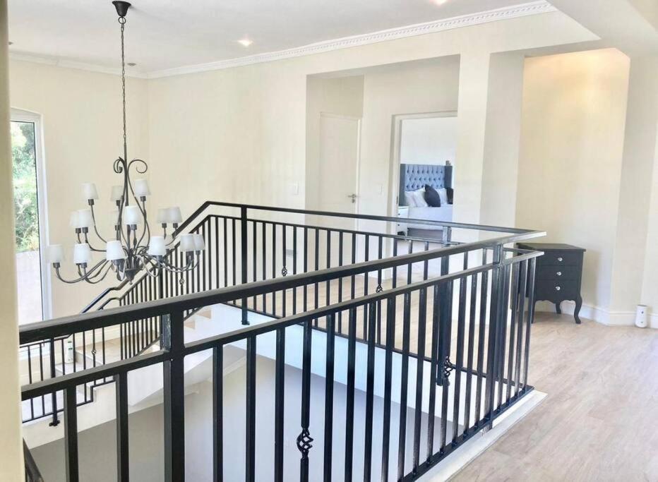 Villa Entire Near The Cape Town