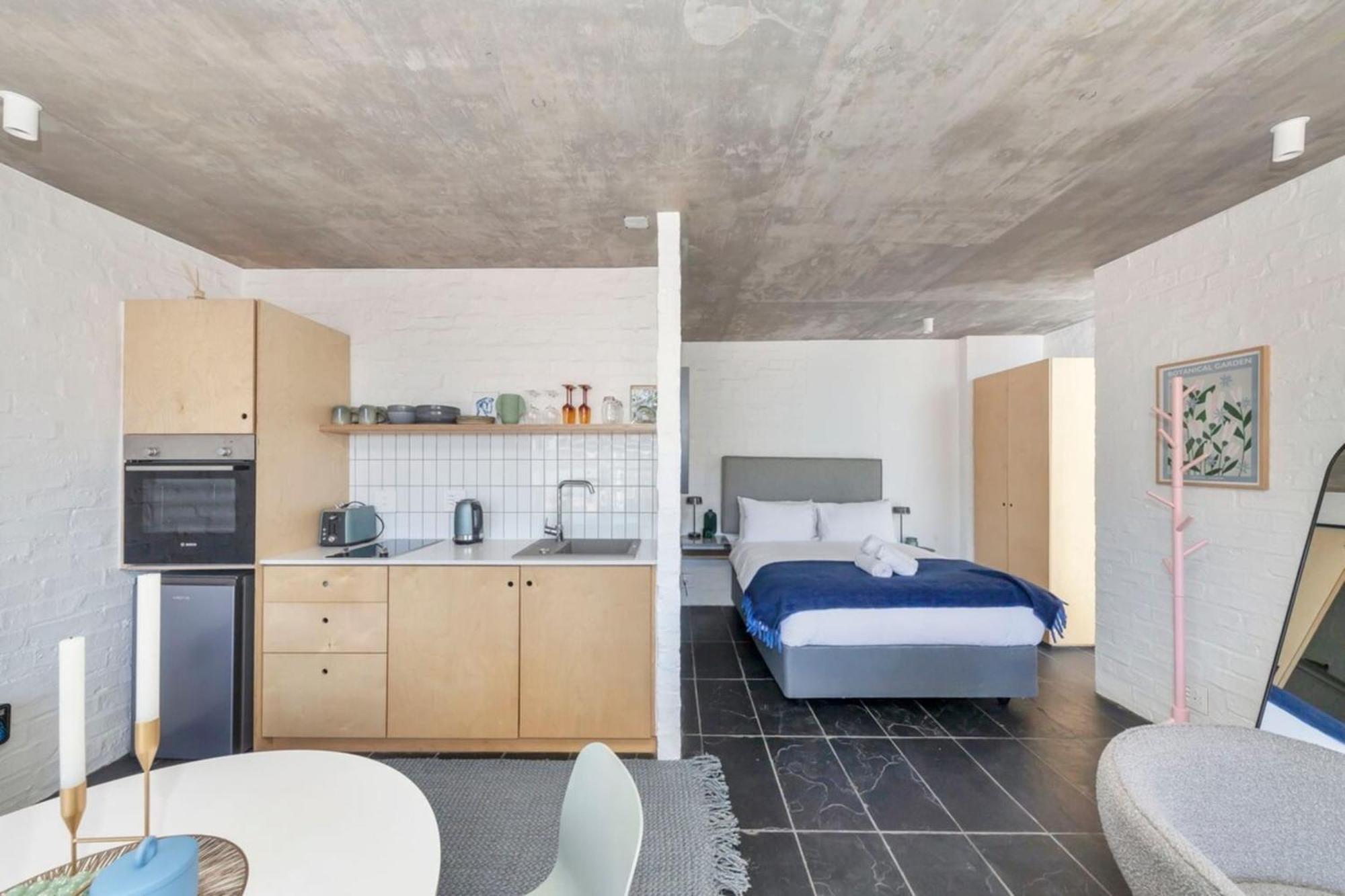 Seaside 9 Mins To Queens Beach! * Cape Town