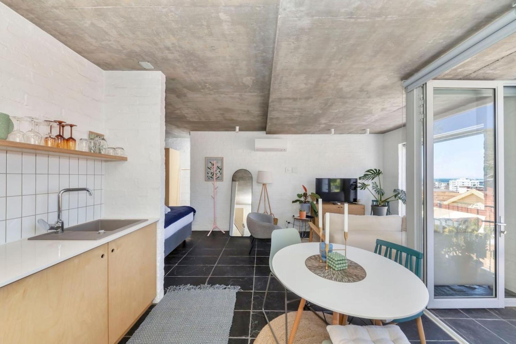 Seaside 9 Mins To Queens Beach! Inn *
