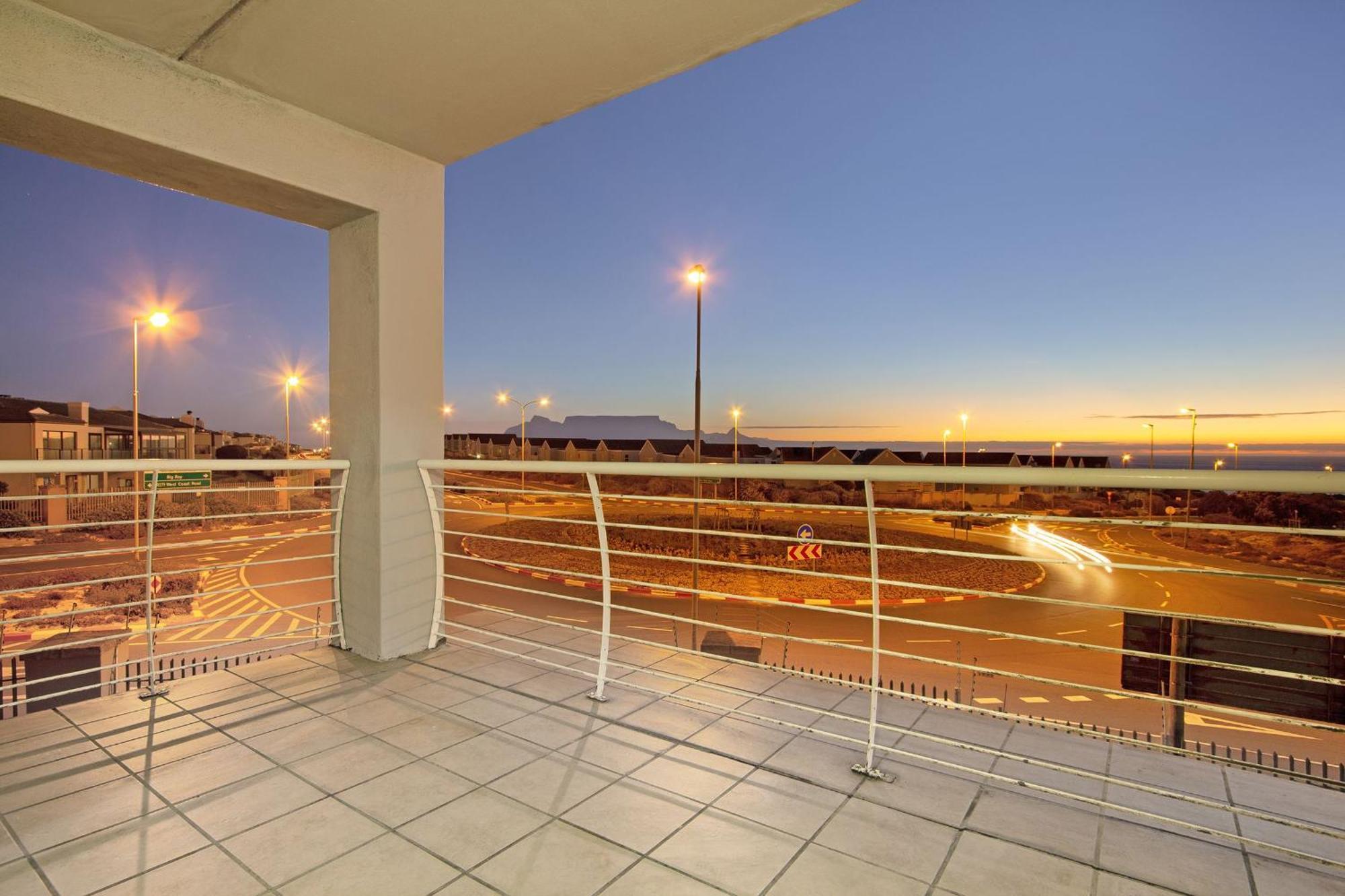 Dolphin Ridge 108 By Hostagents Apartment *