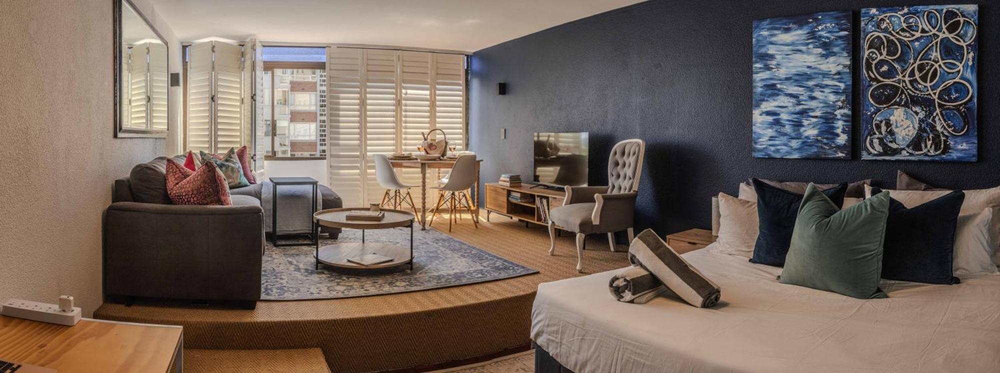 Blue In Mouille Point Apartment