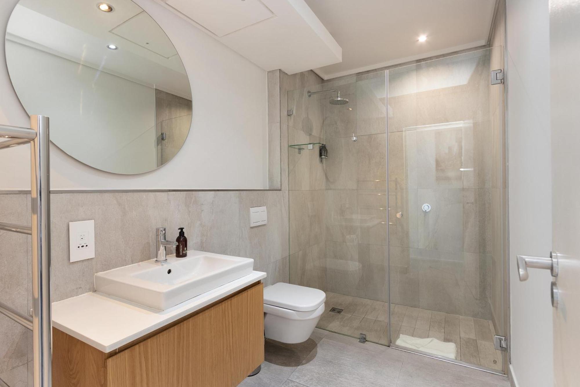 The Cosmo Luxury By Totalstay Aparthotel Cape Town