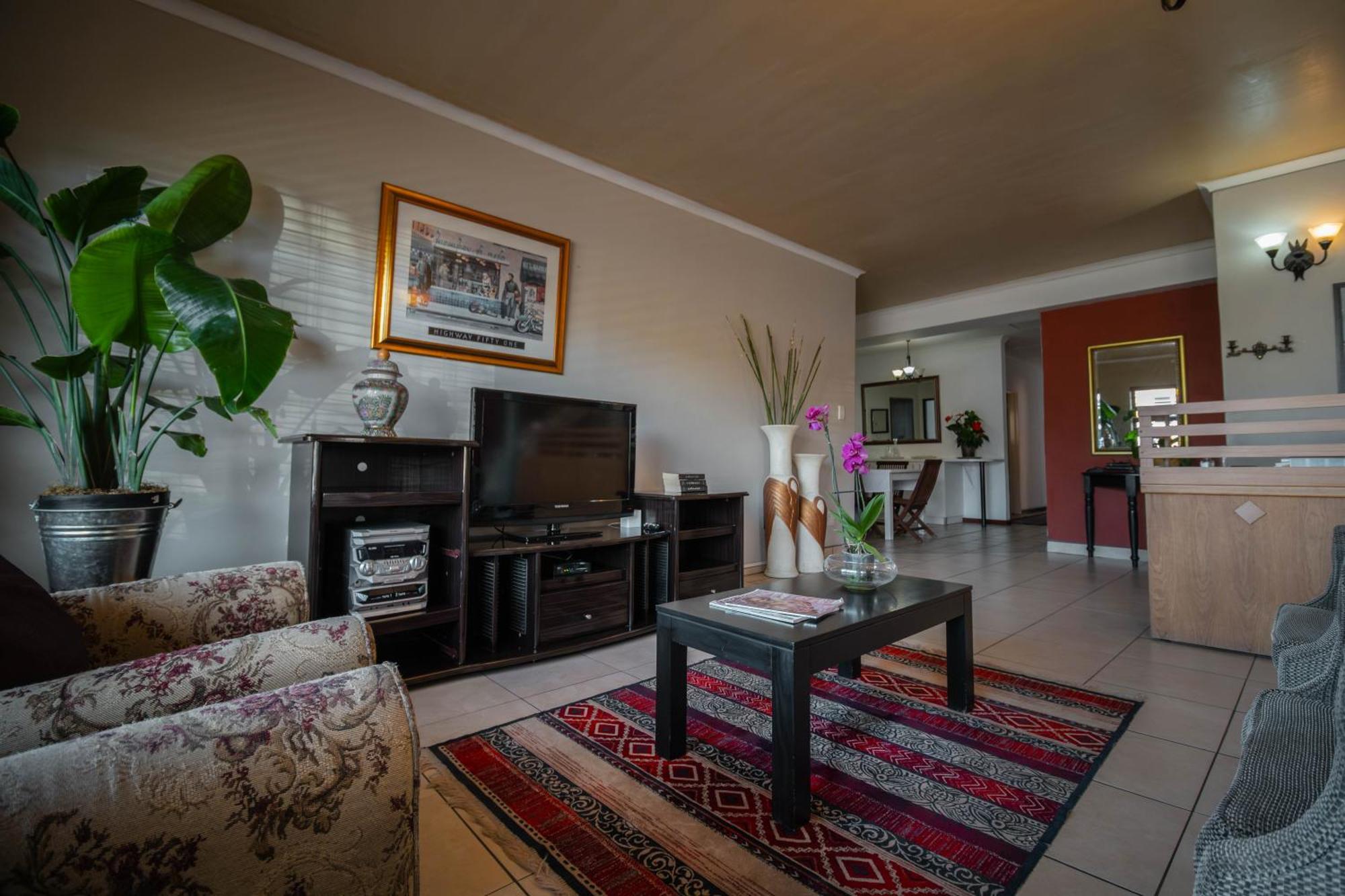 Broadway Tygervalley House 3*