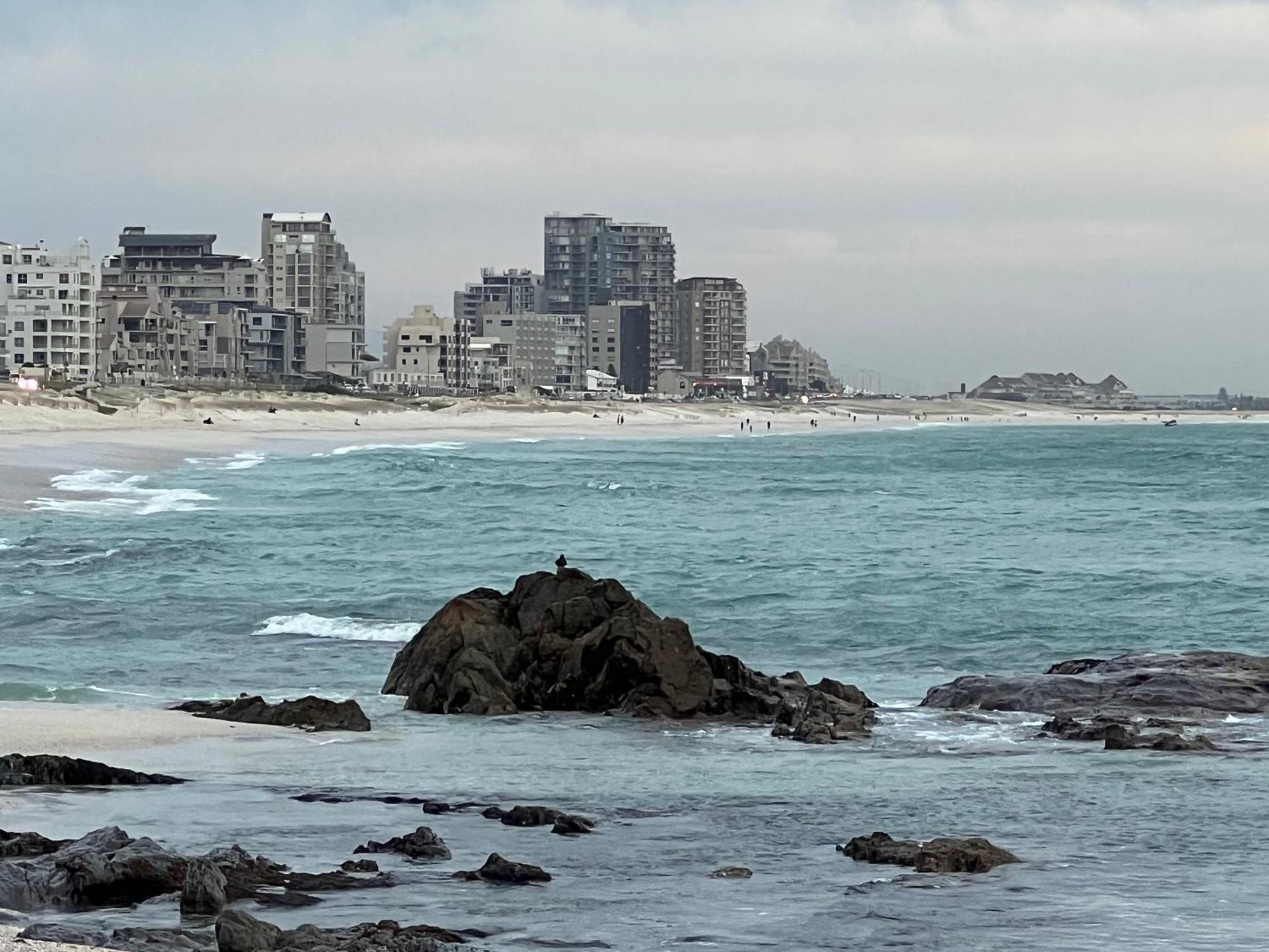 The Atlantic Blue Blouberg Beachfront Loadshedding Friendly! Apartment