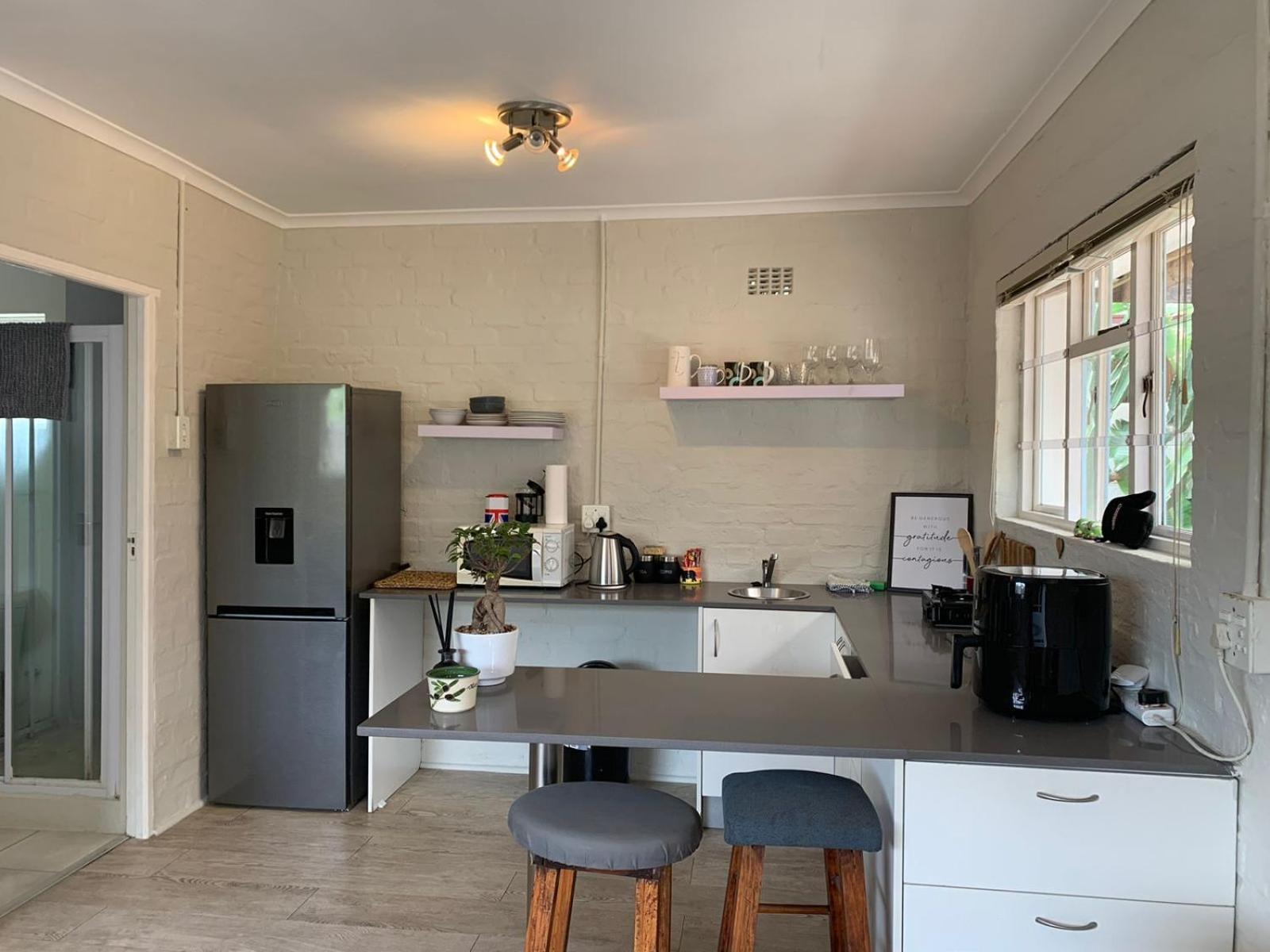 Private & Spacious Olive In Bloubergstrand Apartment *
