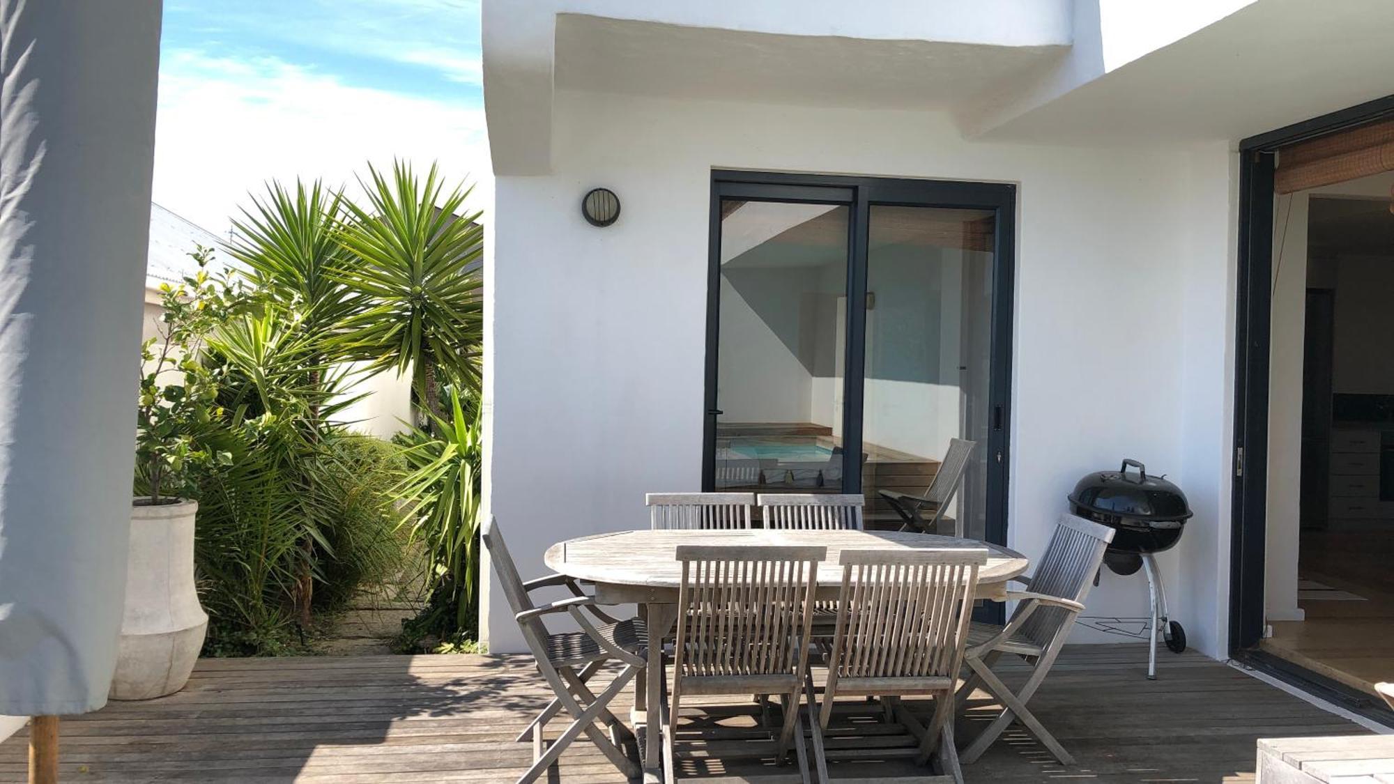 Mountain And Harbour Views - Grand Vue Holiday home Cape Town