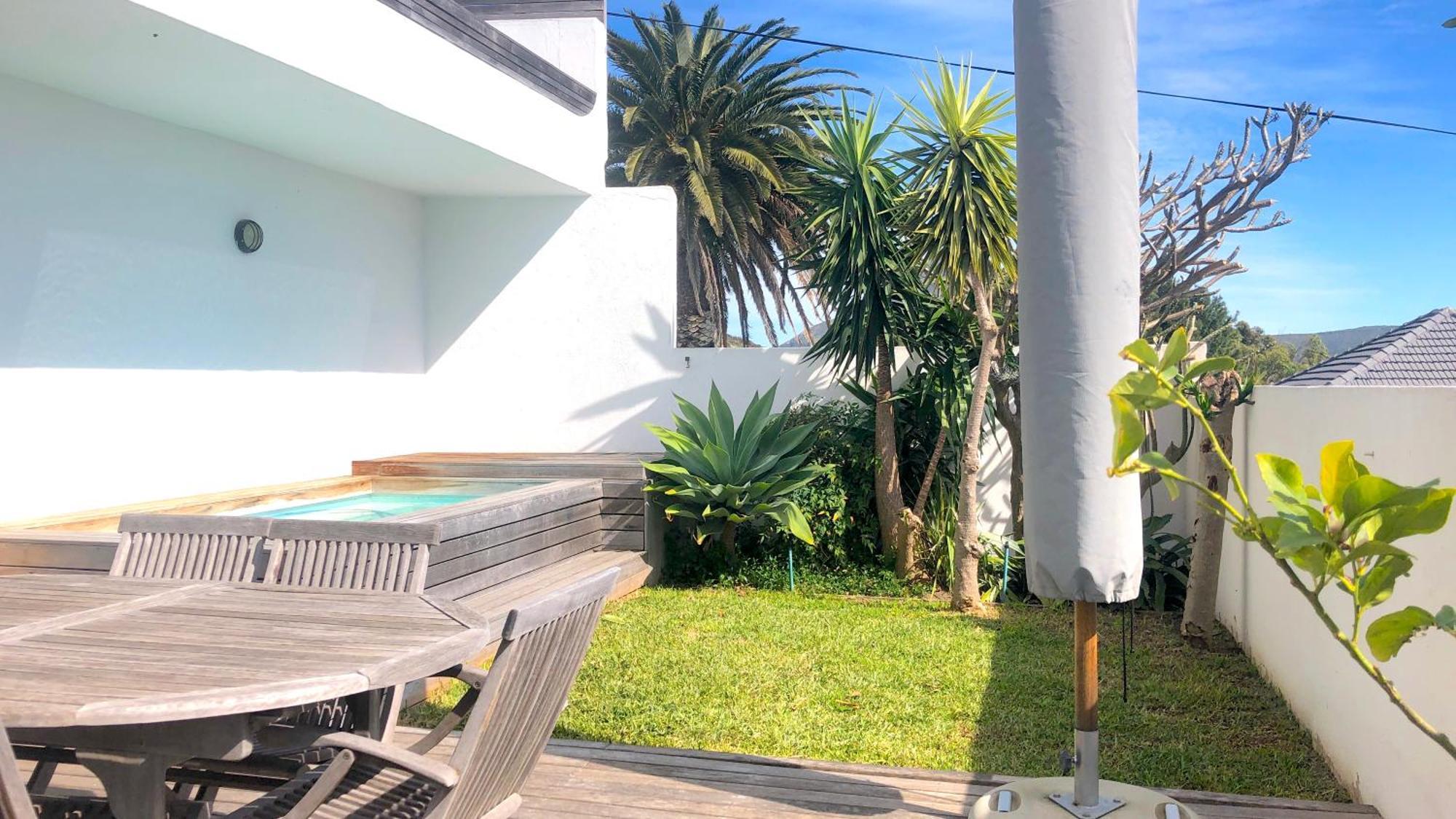 Mountain And Harbour Views - Grand Vue Holiday home