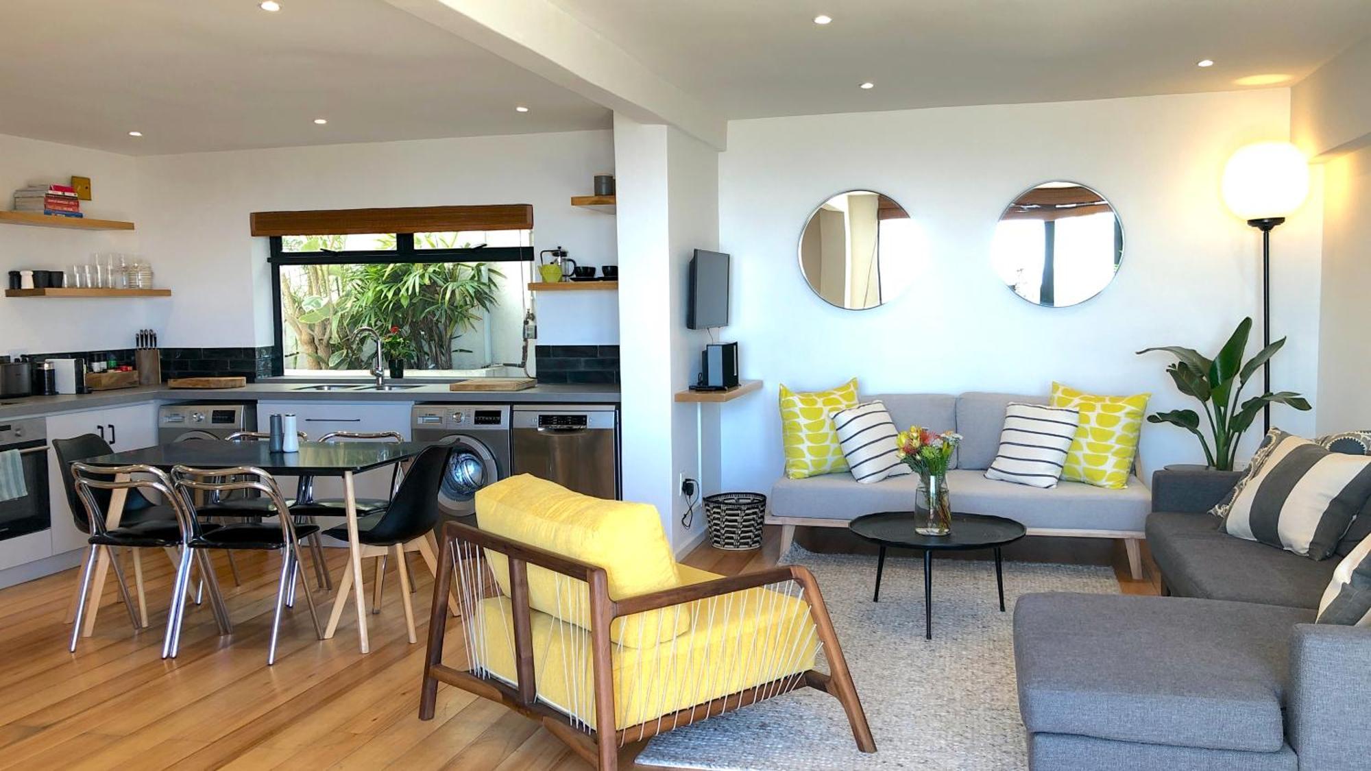 Mountain And Harbour Views - Grand Vue Holiday home