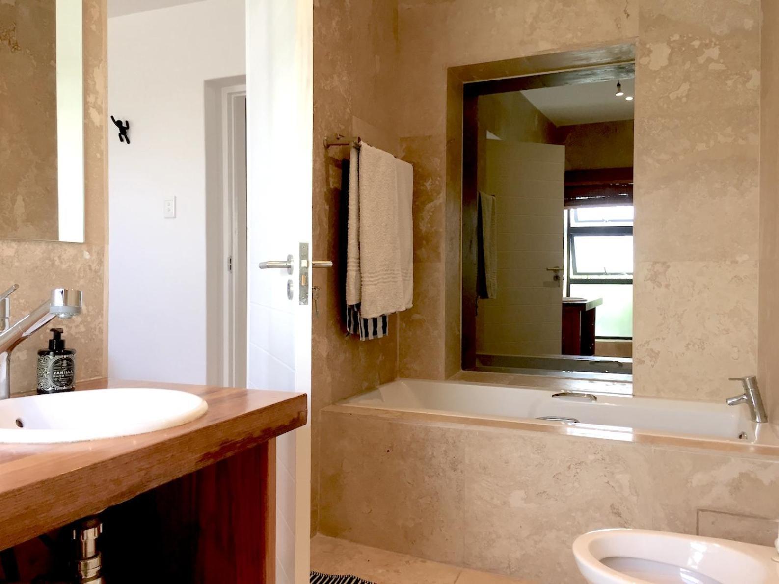 Mountain And Harbour Views - Grand Vue Holiday home