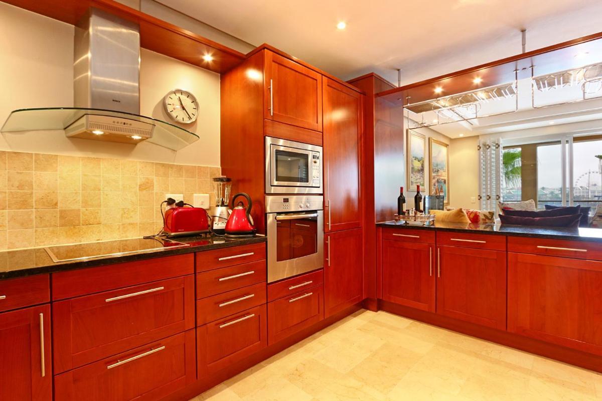 African Elite Waterfront Apartamento