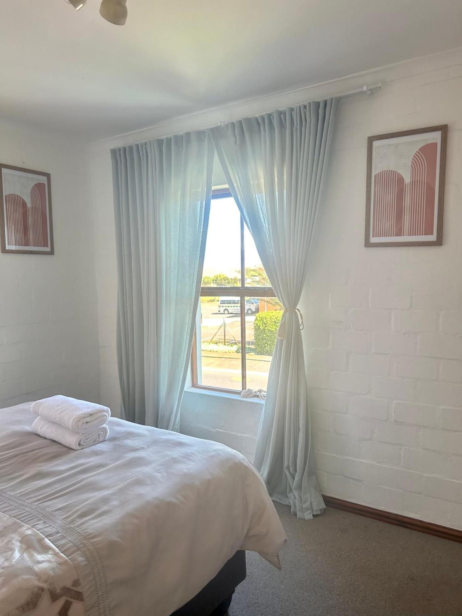 The Great Escape 5 Mins Away From Blouberg *