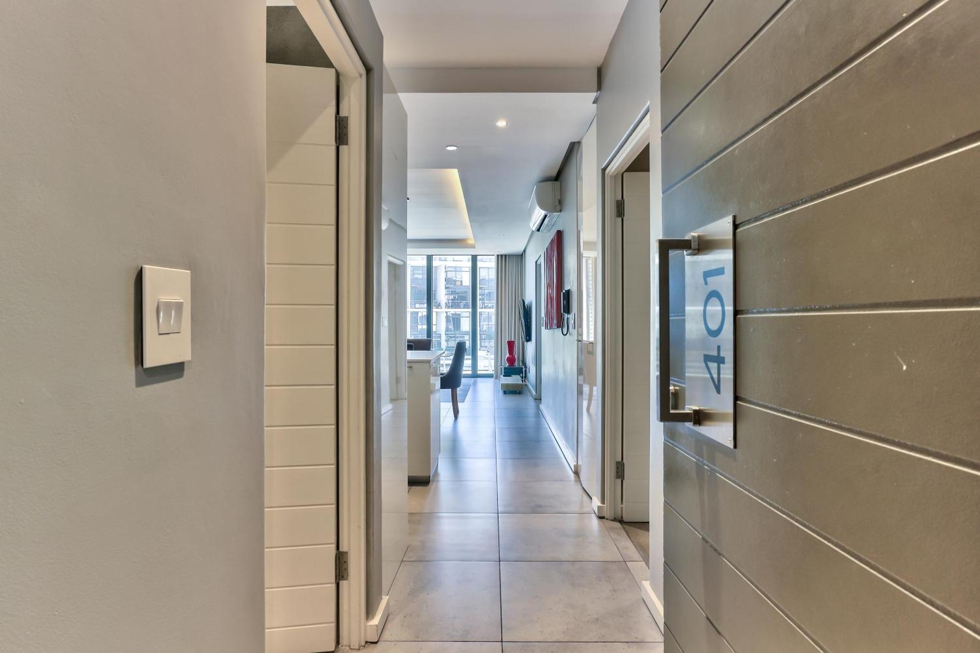 Chelsea On Main Apartment *