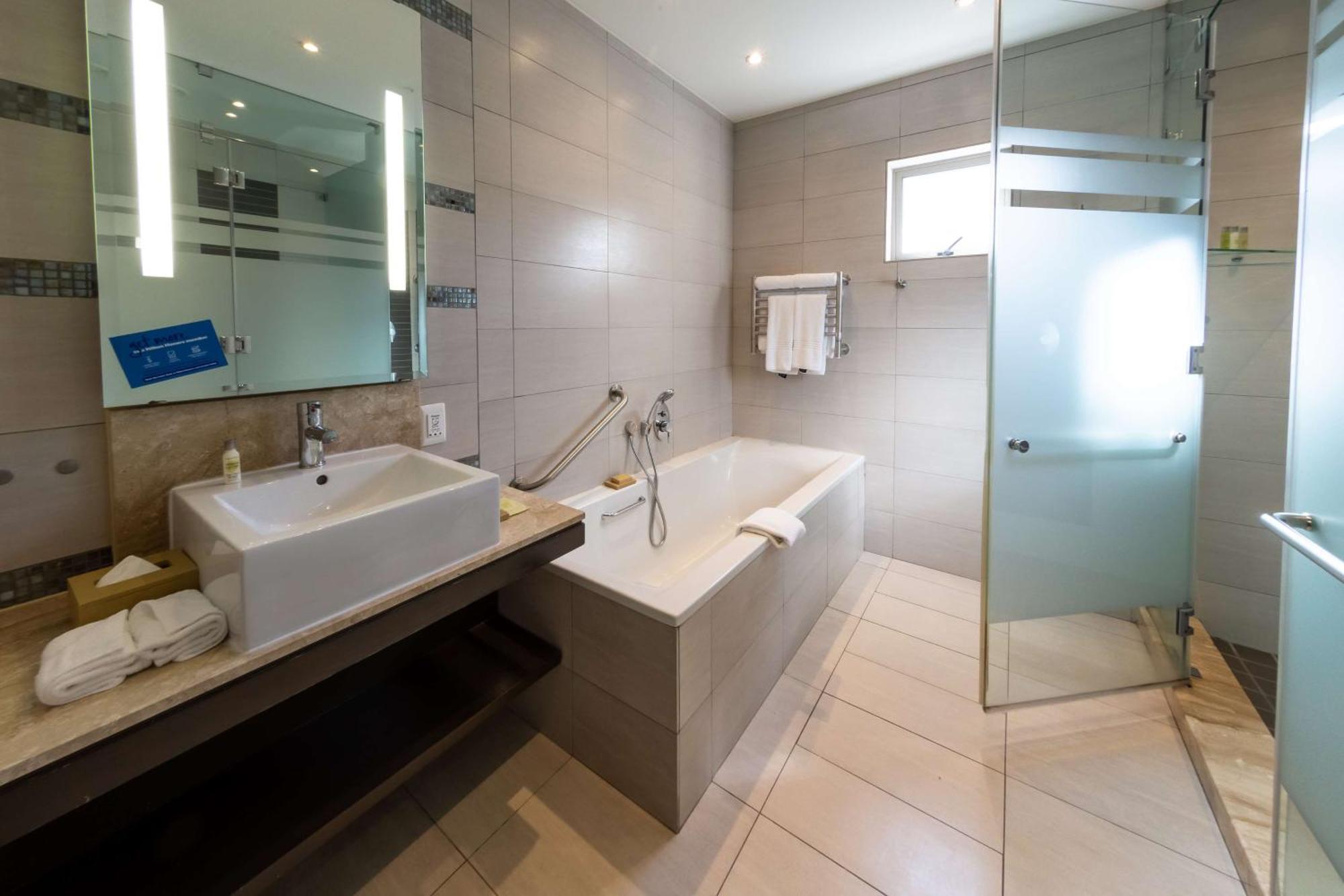 Doubletree By Hilton Upper Eastside Hotel 4*