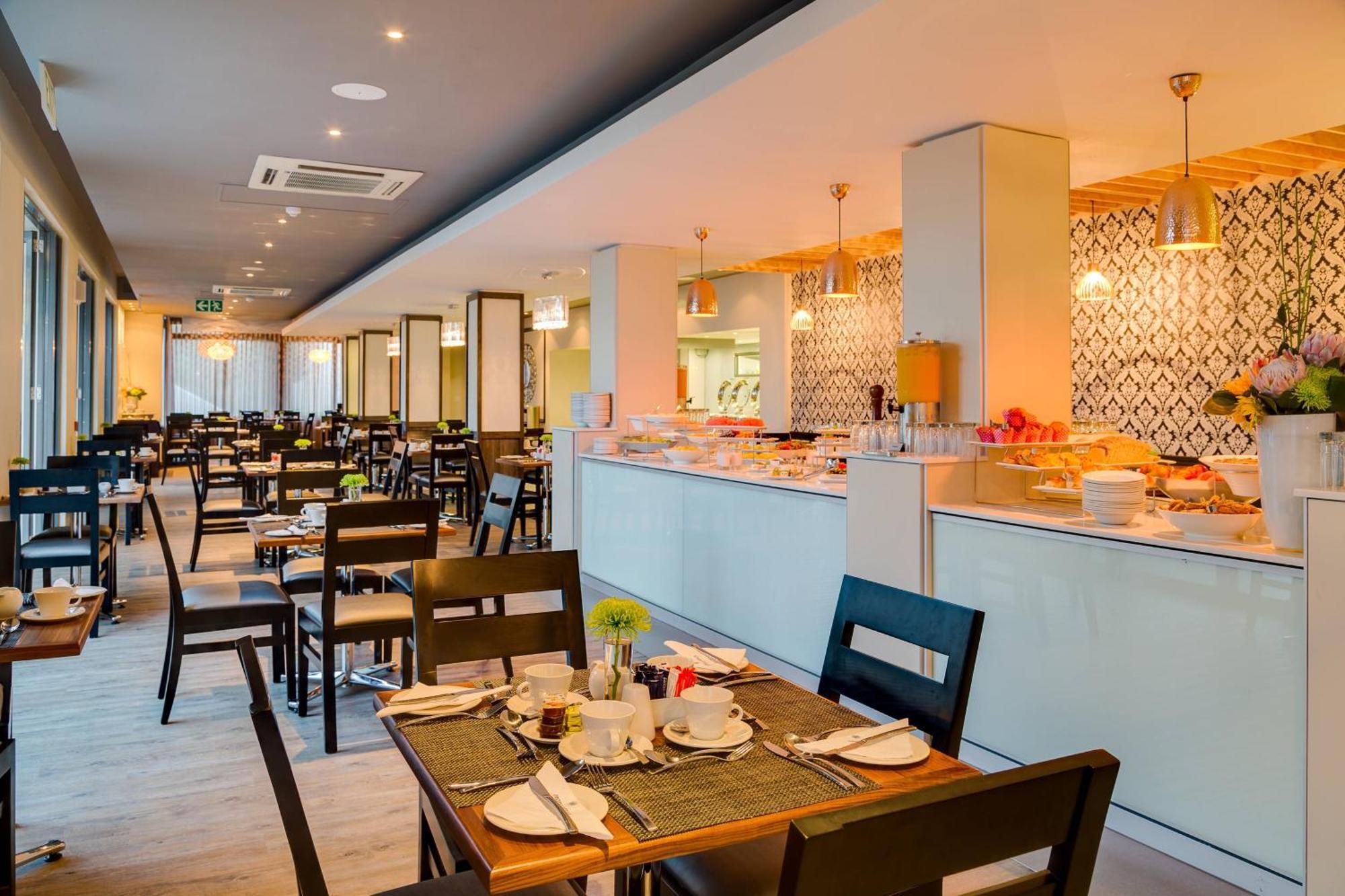 Protea By Marriott Waterfront Breakwater Hotel 3*