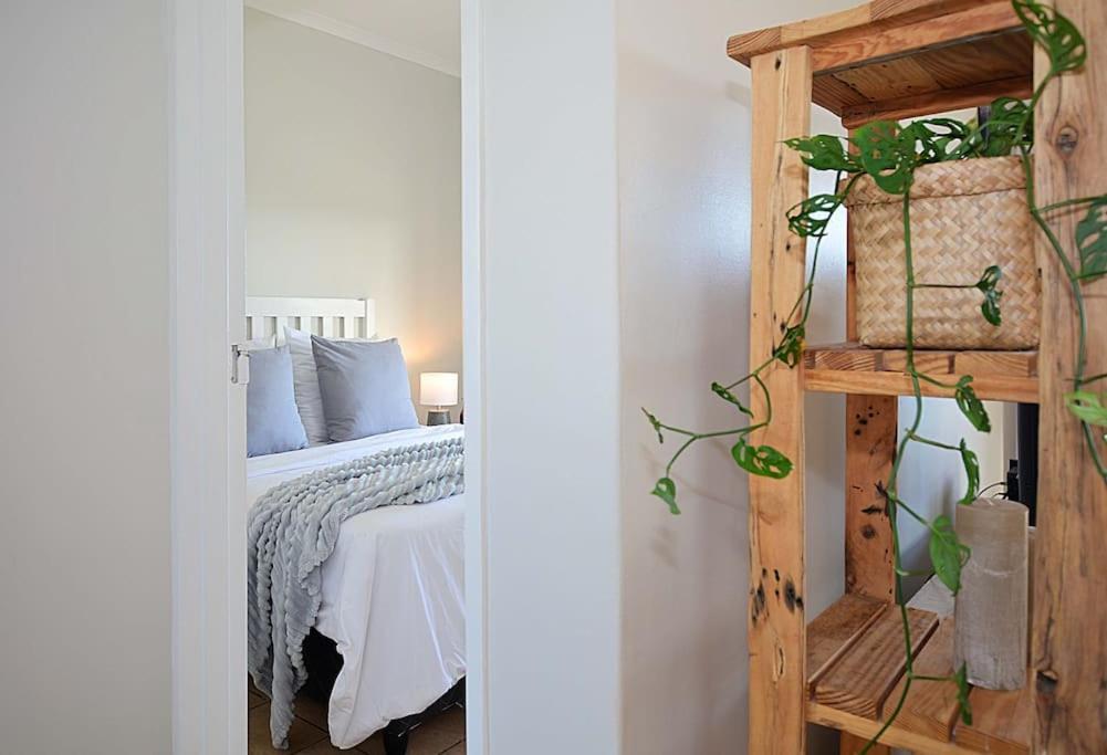 Apartment Lovely 2 Bedroom Ocean Lookout *