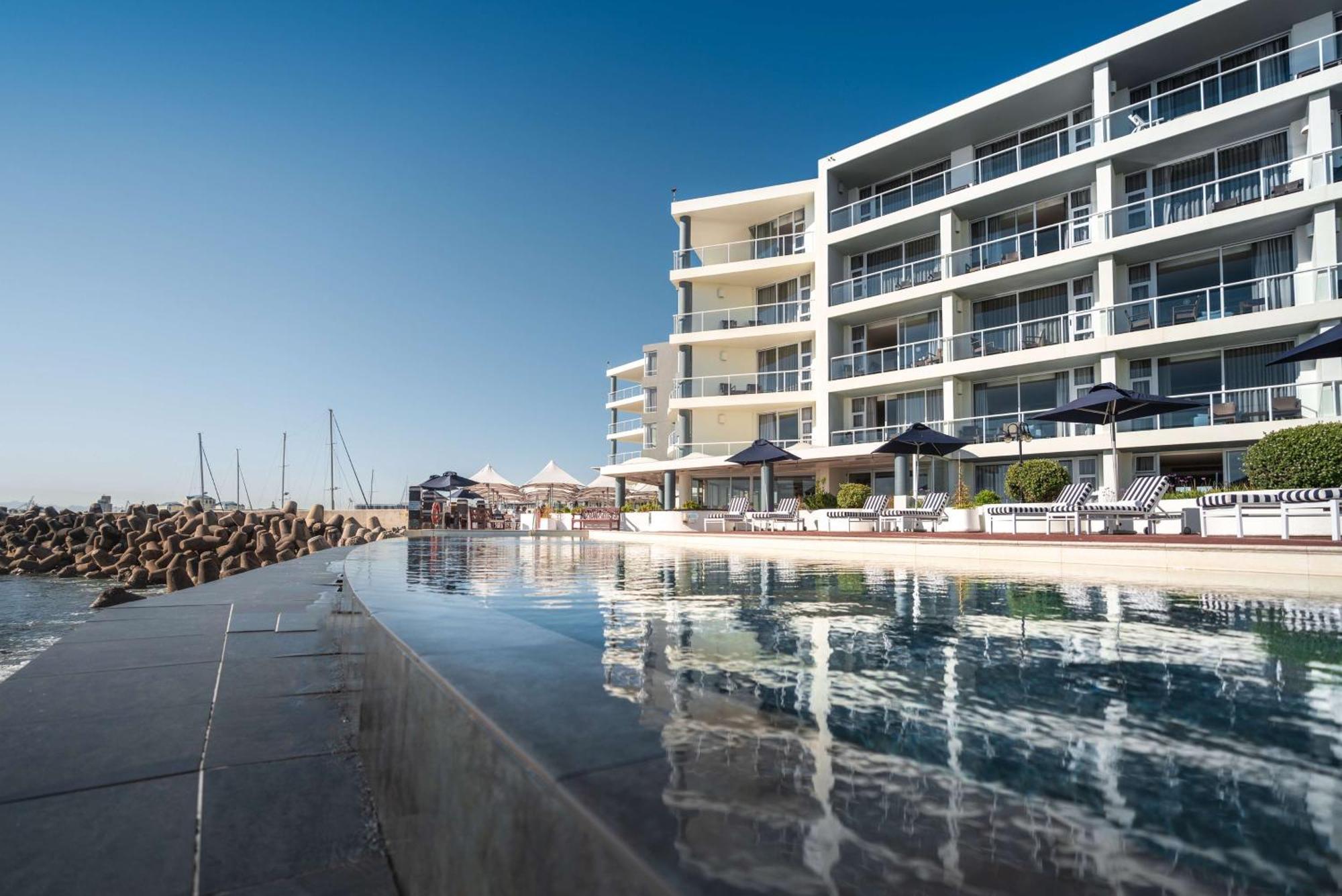 Radisson Collection Hotel, Waterfront