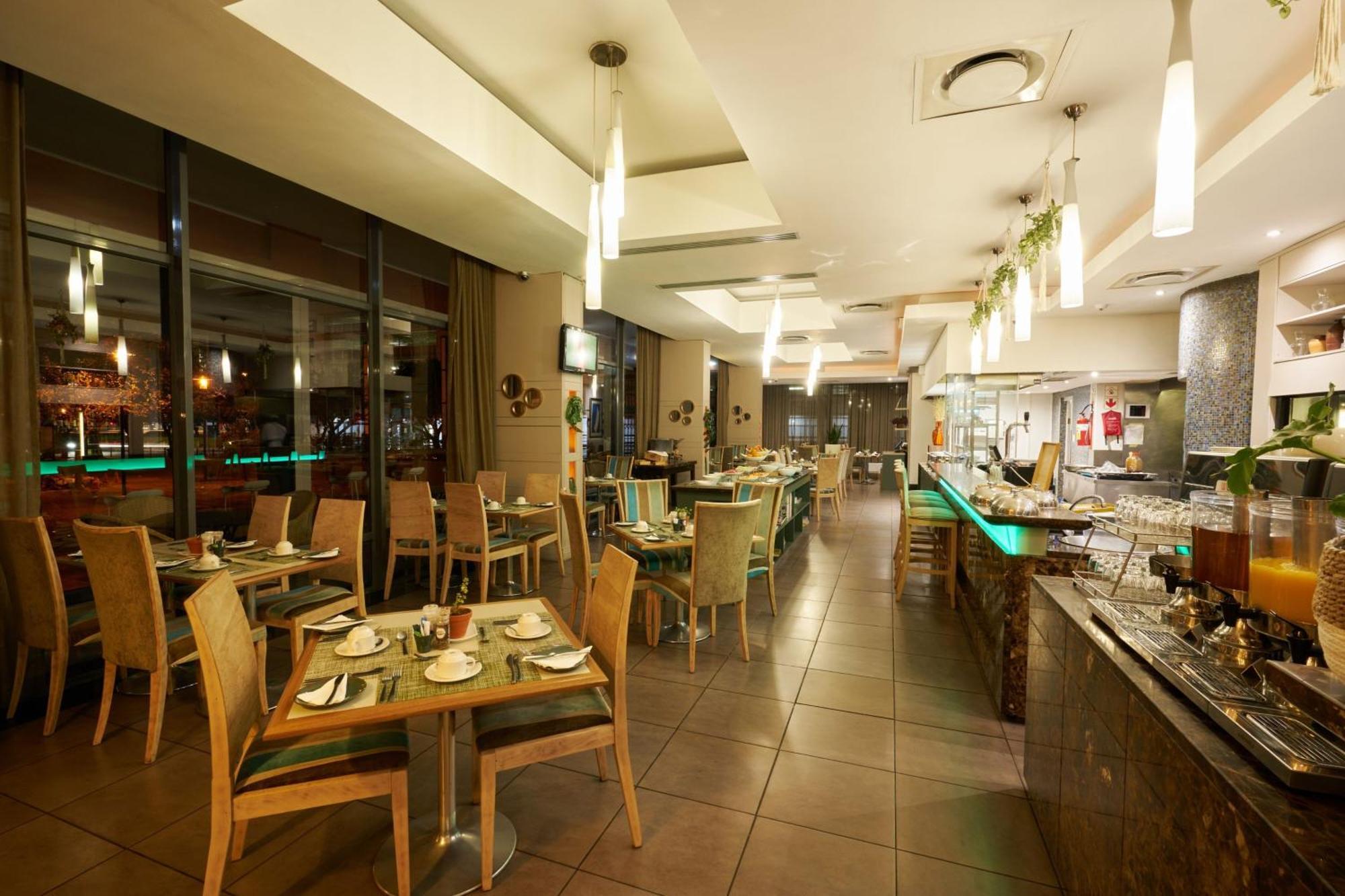 Hotel Protea By Marriott North Wharf Cape Town