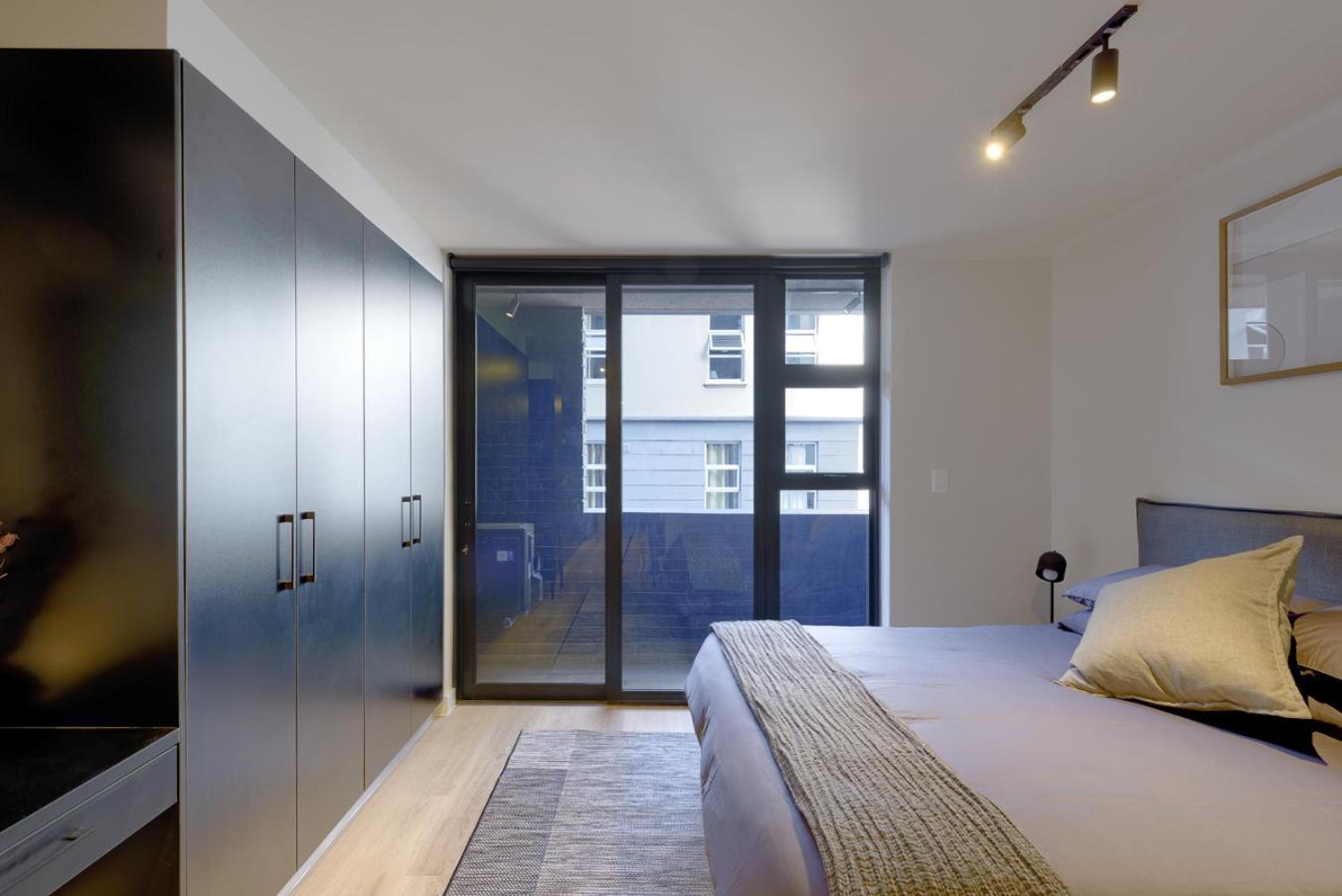 In The Heart Of Action - Discover, Explore, Relax Apartment Cape Town