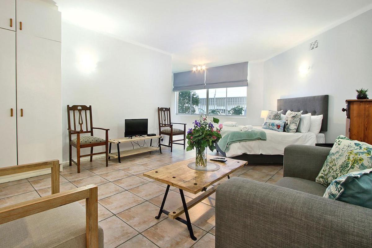 Blue Waters 12 In Sea Point Apartment *