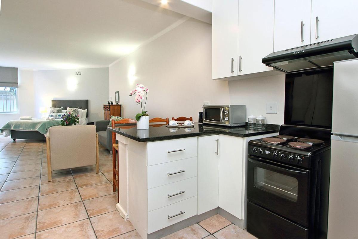 Blue Waters 12 In Sea Point Apartment