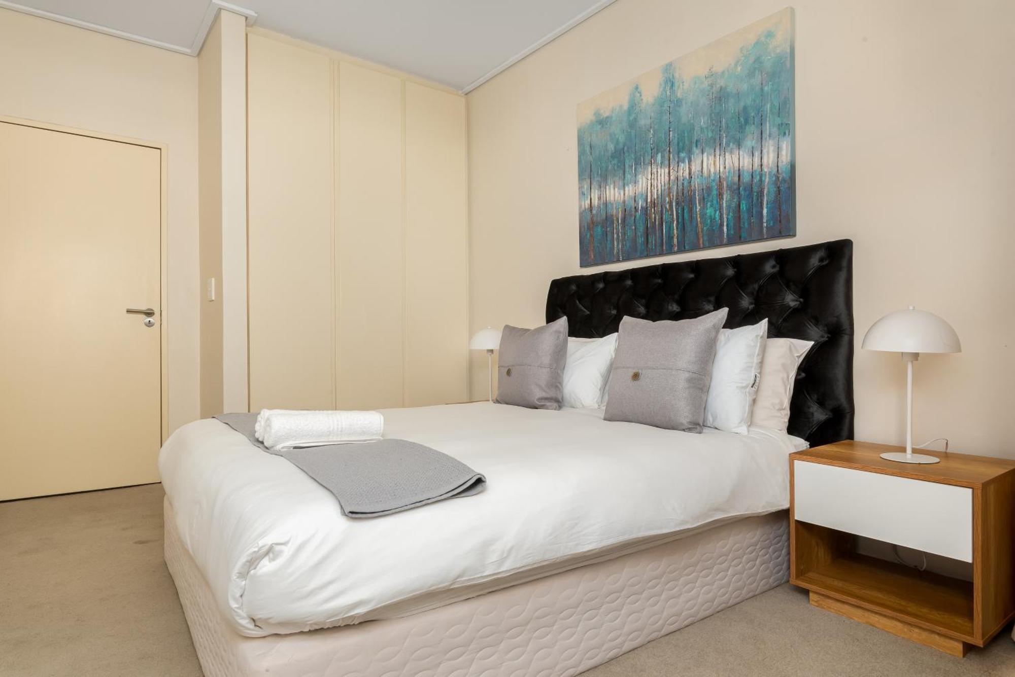 Portside Luxury Apartment