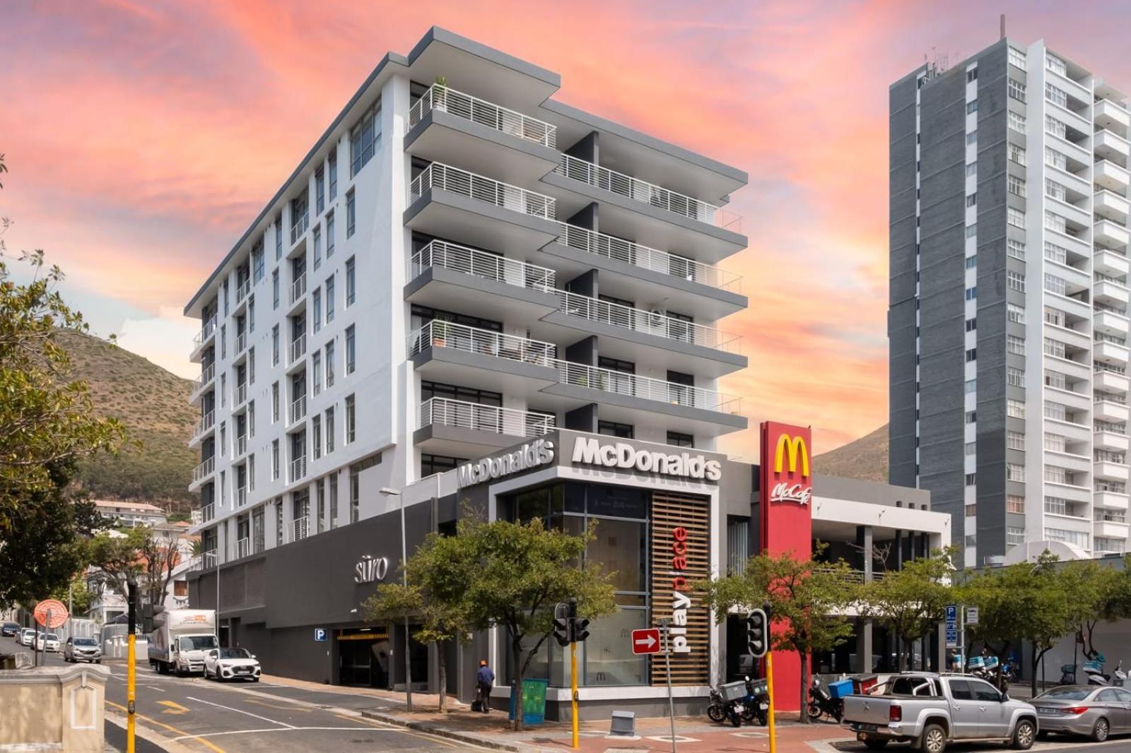 Heart Of Sea Point Mountain Views Apartamento *