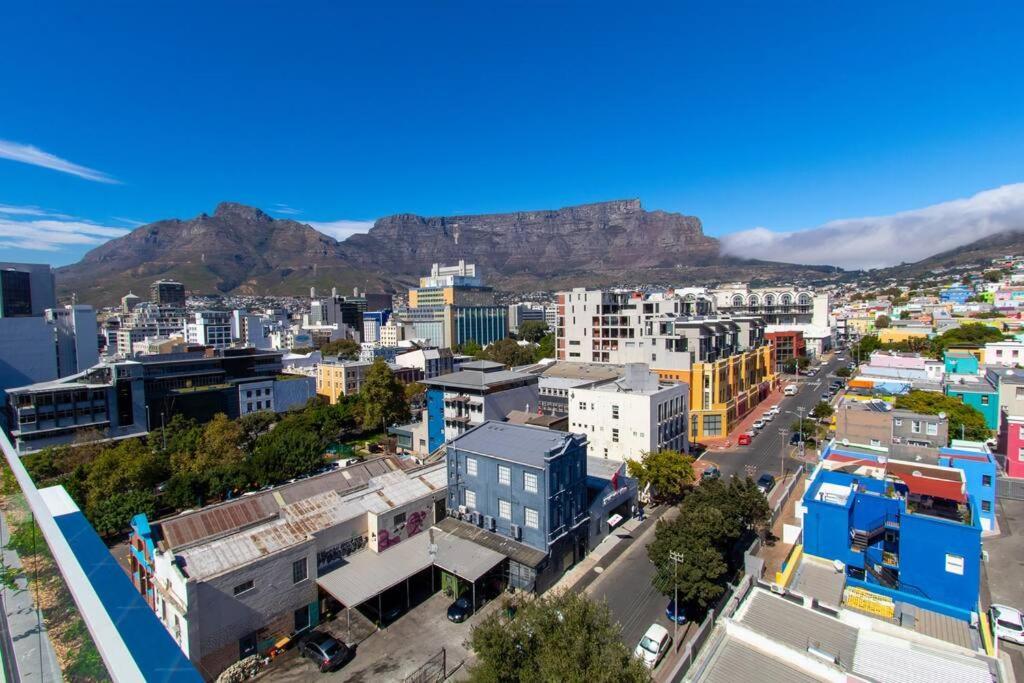 Living In The Rose De Waterkant.