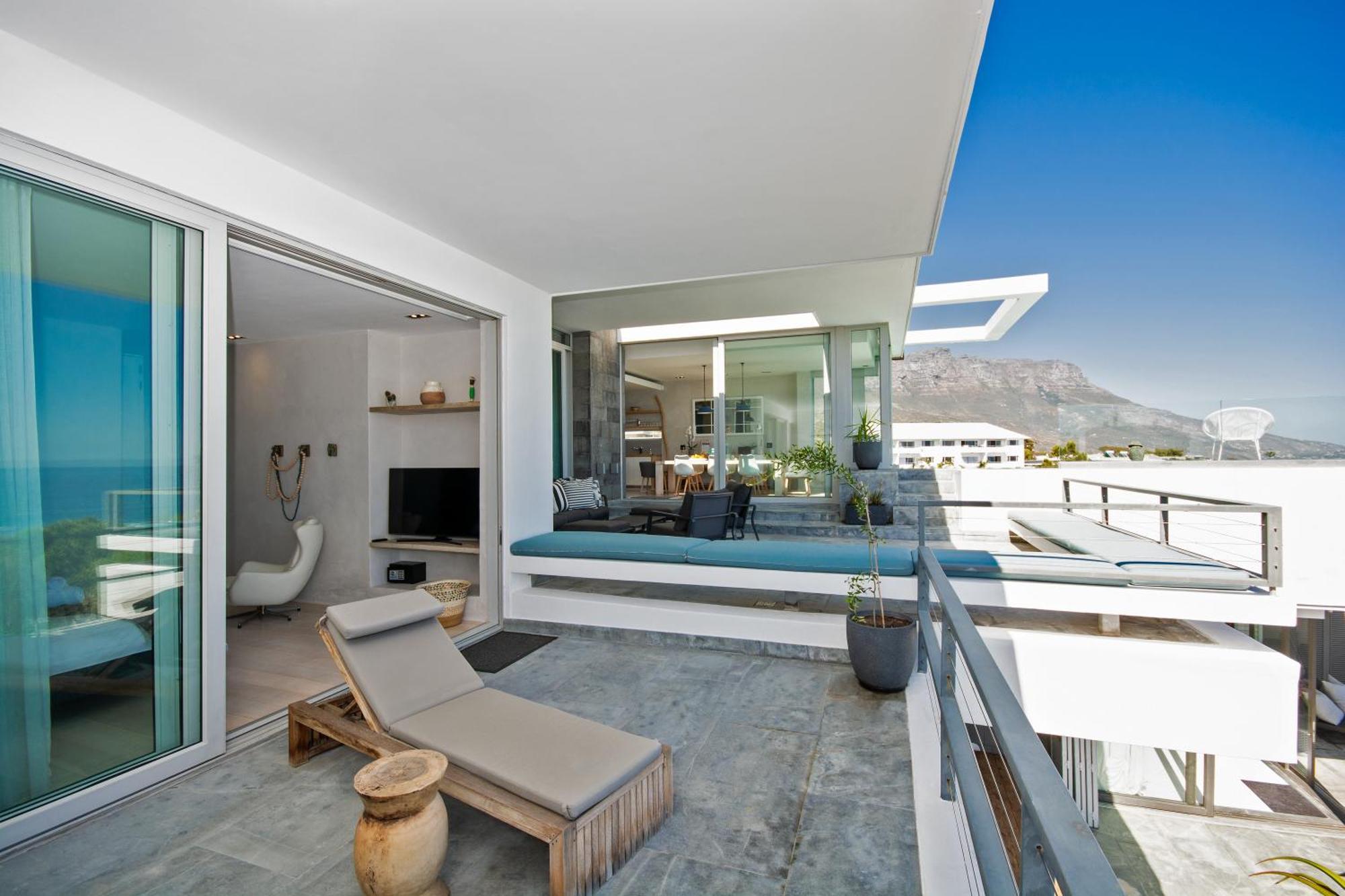 Apartment Luxury Camps Bay Penthouse With Spectacular Views Cape Town