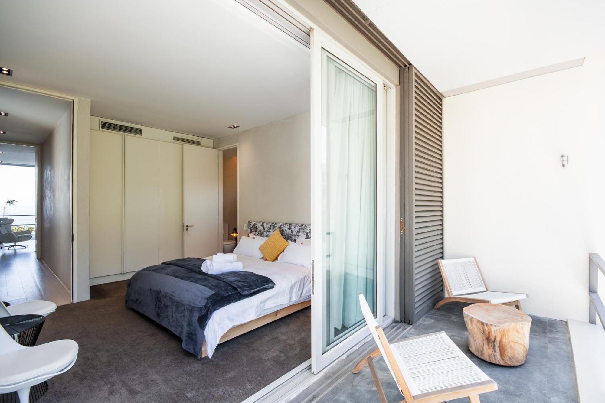 Apartment Luxury Camps Bay Penthouse With Spectacular Views Cape Town