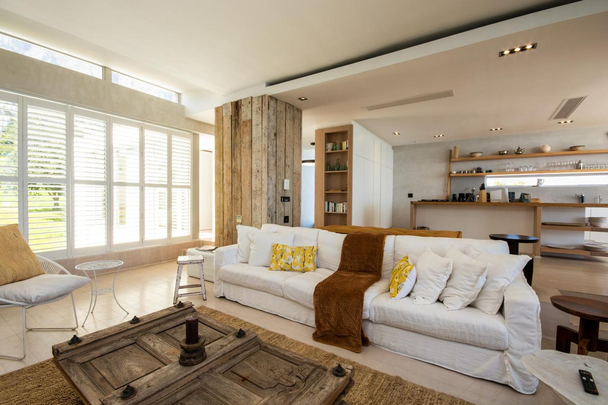 Luxury Camps Bay Penthouse With Spectacular Views *