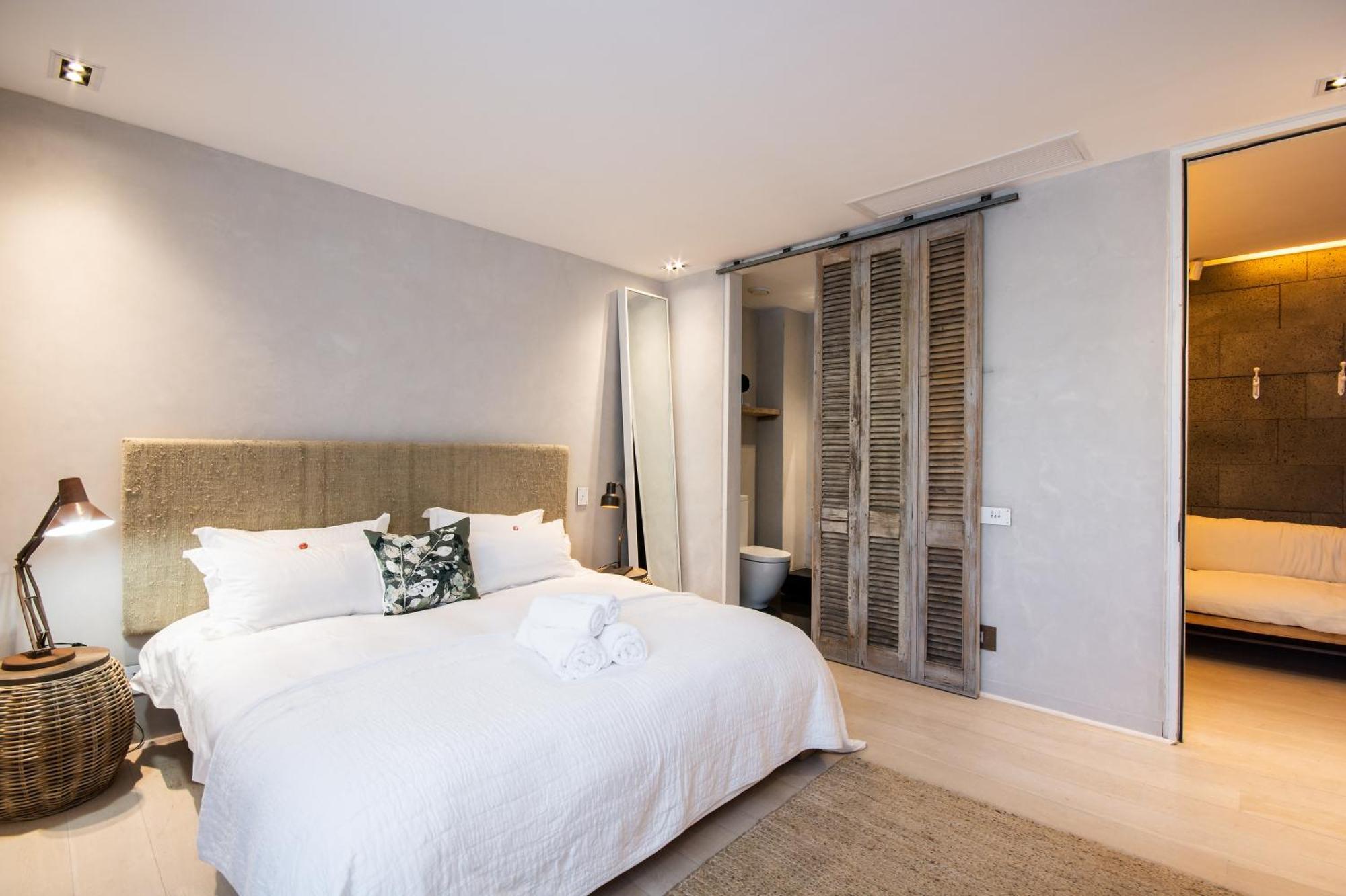 Apartment Luxury Camps Bay Penthouse With Spectacular Views Cape Town